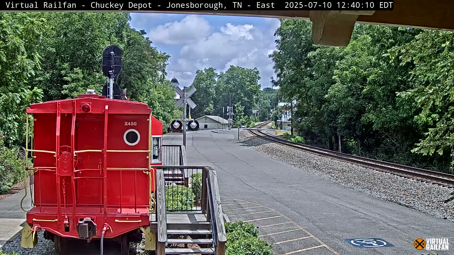 Jonesborough, Chuckey Railroad Depot Museum Railroad Crossing Live Cam - Jonesborough, Washington Tennessee, USA