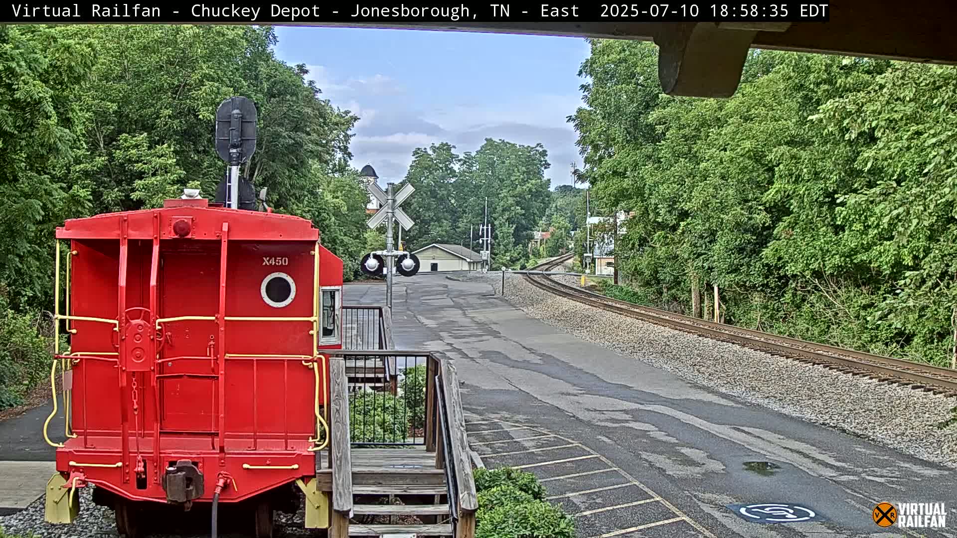 Jonesborough, Chuckey Railroad Depot Museum Railroad Crossing Live Cam - Jonesborough, Washington Tennessee, USA