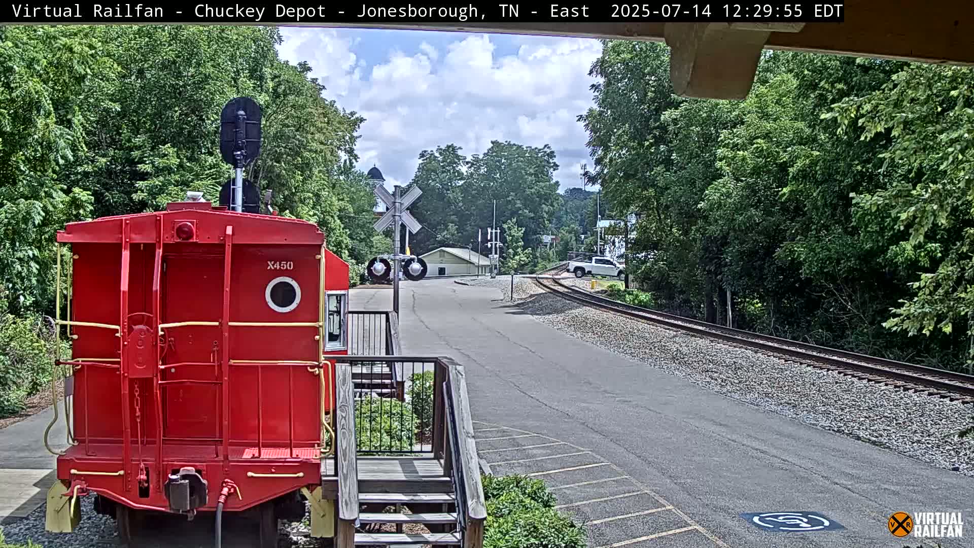 Jonesborough, Chuckey Railroad Depot Museum Railroad Crossing Live Cam - Jonesborough, Washington Tennessee, USA