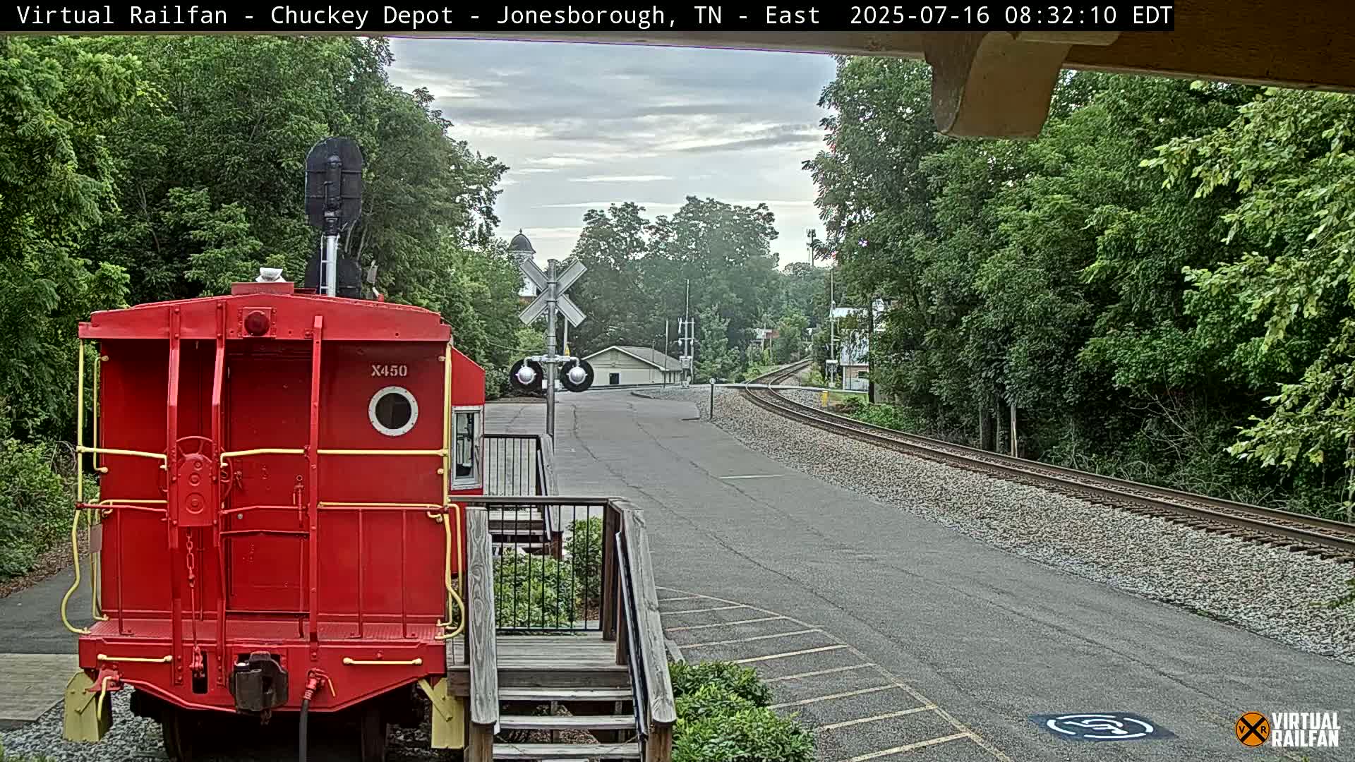 Jonesborough, Chuckey Railroad Depot Museum Railroad Crossing Live Cam - Jonesborough, Washington Tennessee, USA
