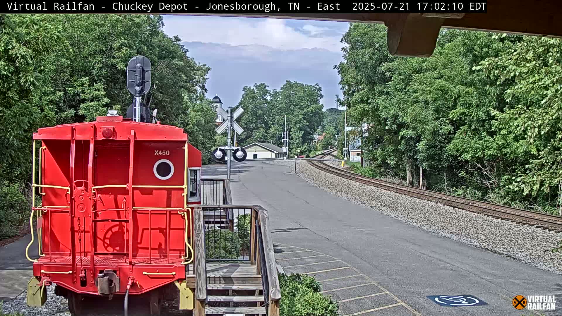 Jonesborough, Chuckey Railroad Depot Museum Railroad Crossing Live Cam - Jonesborough, Washington Tennessee, USA