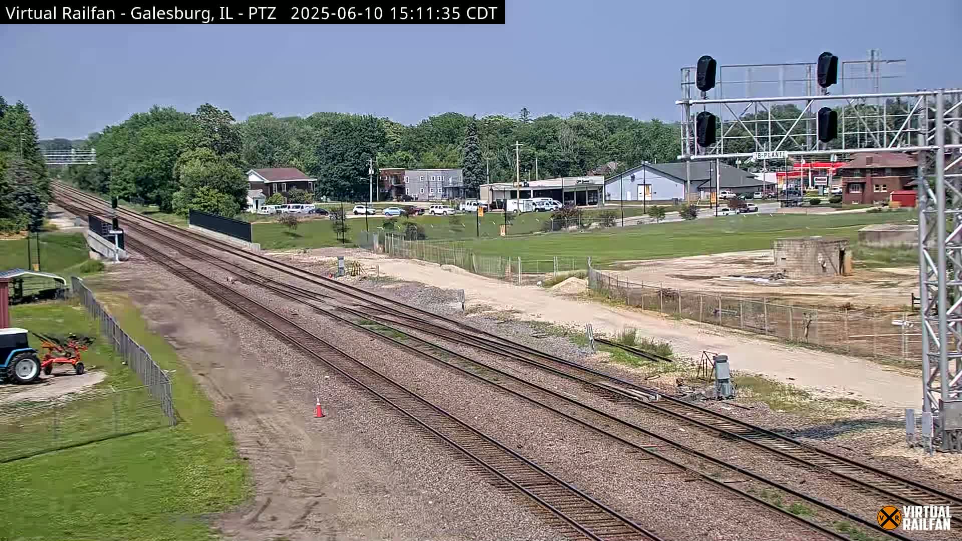 Galesburg City Skyline & Galesburg  Railway Station Railroad Crossing Junction Live Cam- Galesburg, Knox, Illinois, USA