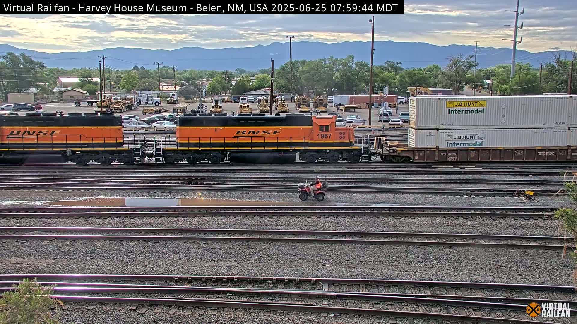 Belen Train Depot & Railroad Crossing Live Cam - Belen, Valencia, New Mexico, USA