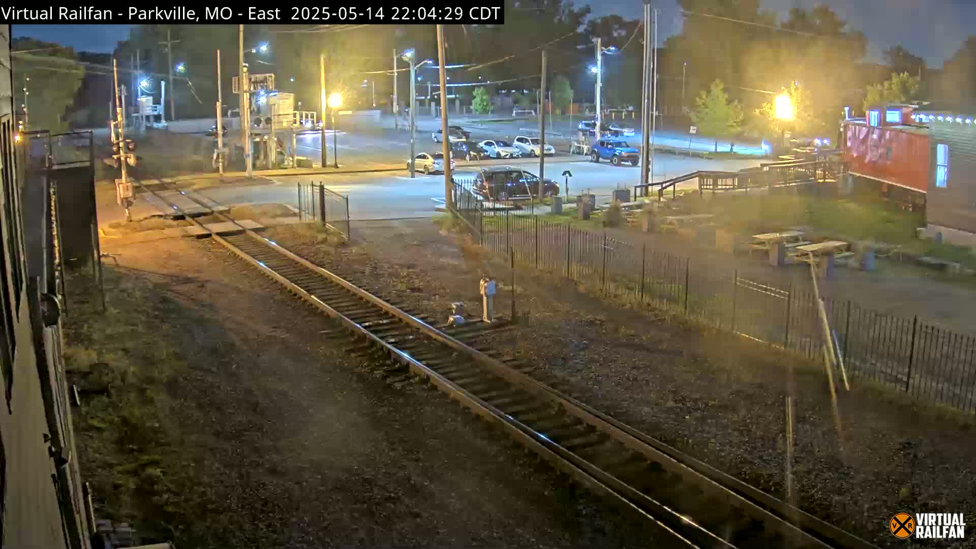 Parkville Railroad Crossing Live Cam - Parkville, Platte, Missouri, USA