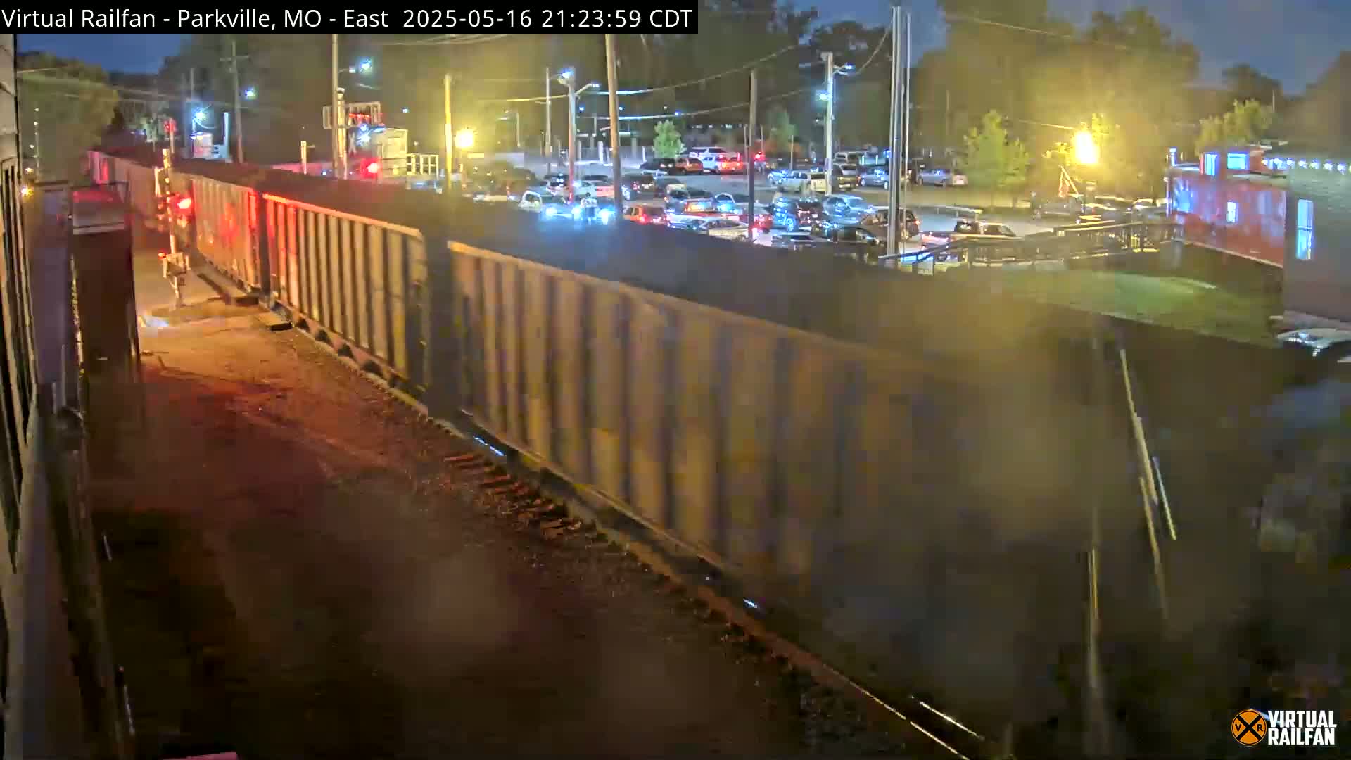 Parkville Railroad Crossing Live Cam - Parkville, Platte, Missouri, USA