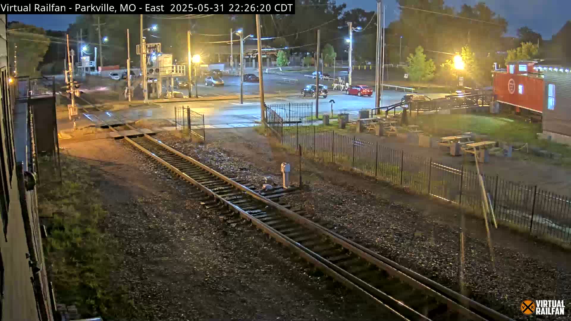 Parkville Railroad Crossing Live Cam - Parkville, Platte, Missouri, USA