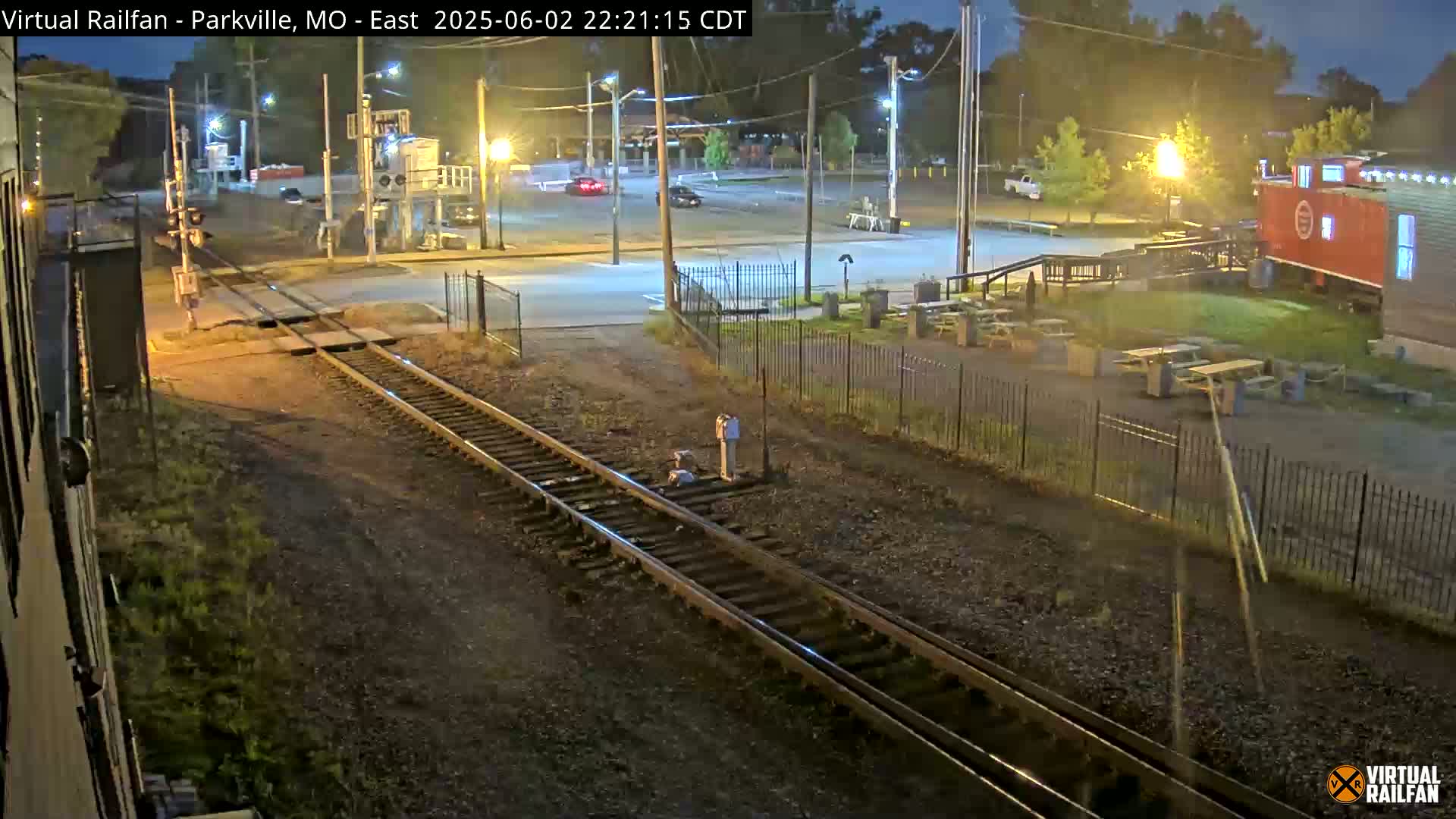 Parkville Railroad Crossing Live Cam - Parkville, Platte, Missouri, USA