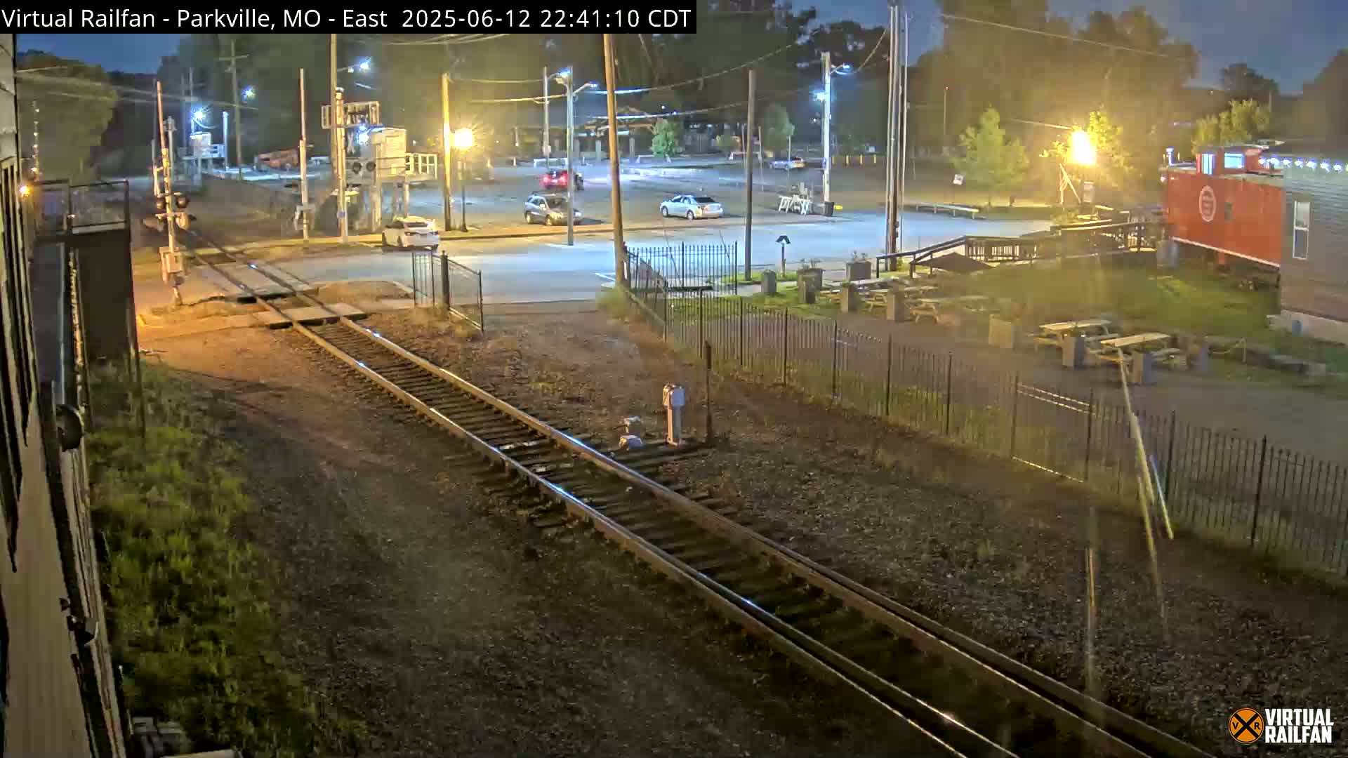 Parkville Railroad Crossing Live Cam - Parkville, Platte, Missouri, USA