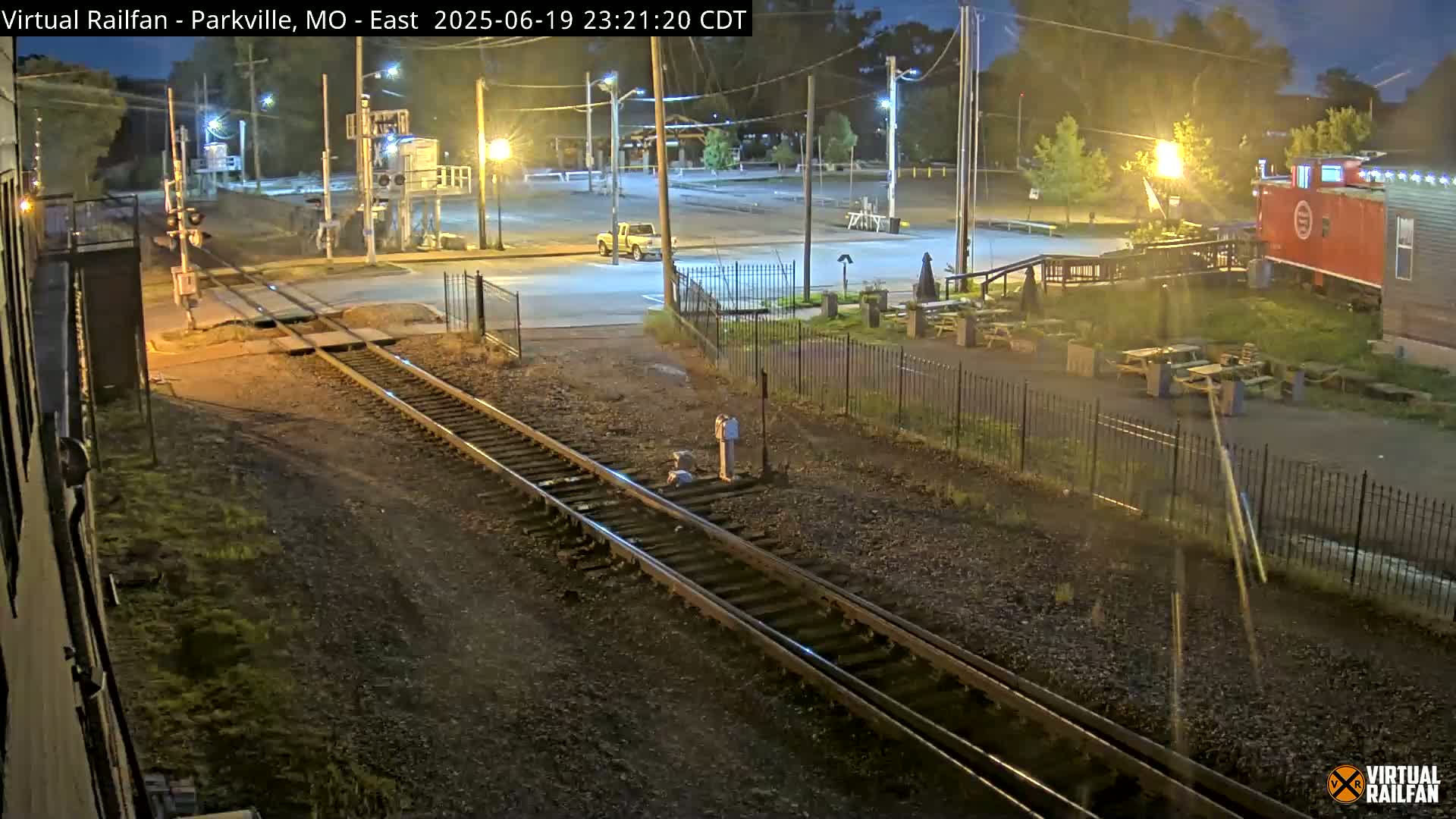 Parkville Railroad Crossing Live Cam - Parkville, Platte, Missouri, USA