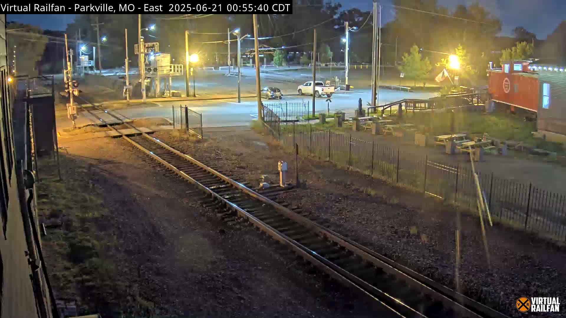 Parkville Railroad Crossing Live Cam - Parkville, Platte, Missouri, USA