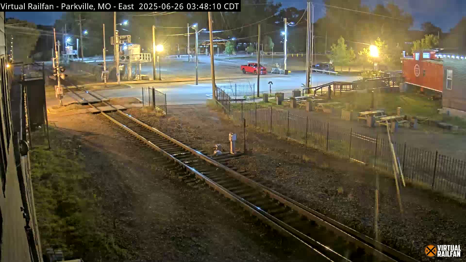 Parkville Railroad Crossing Live Cam - Parkville, Platte, Missouri, USA