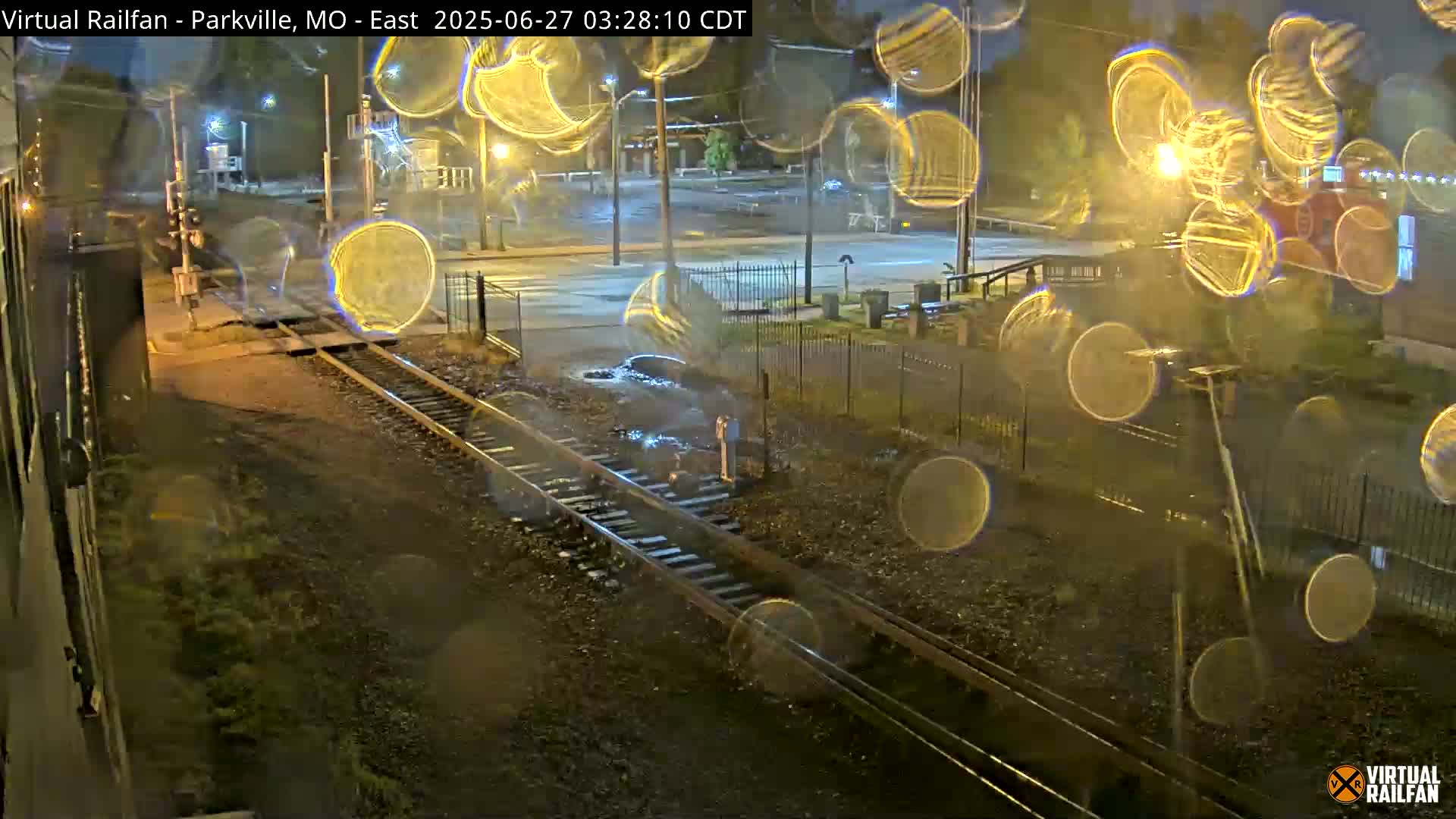 Parkville Railroad Crossing Live Cam - Parkville, Platte, Missouri, USA
