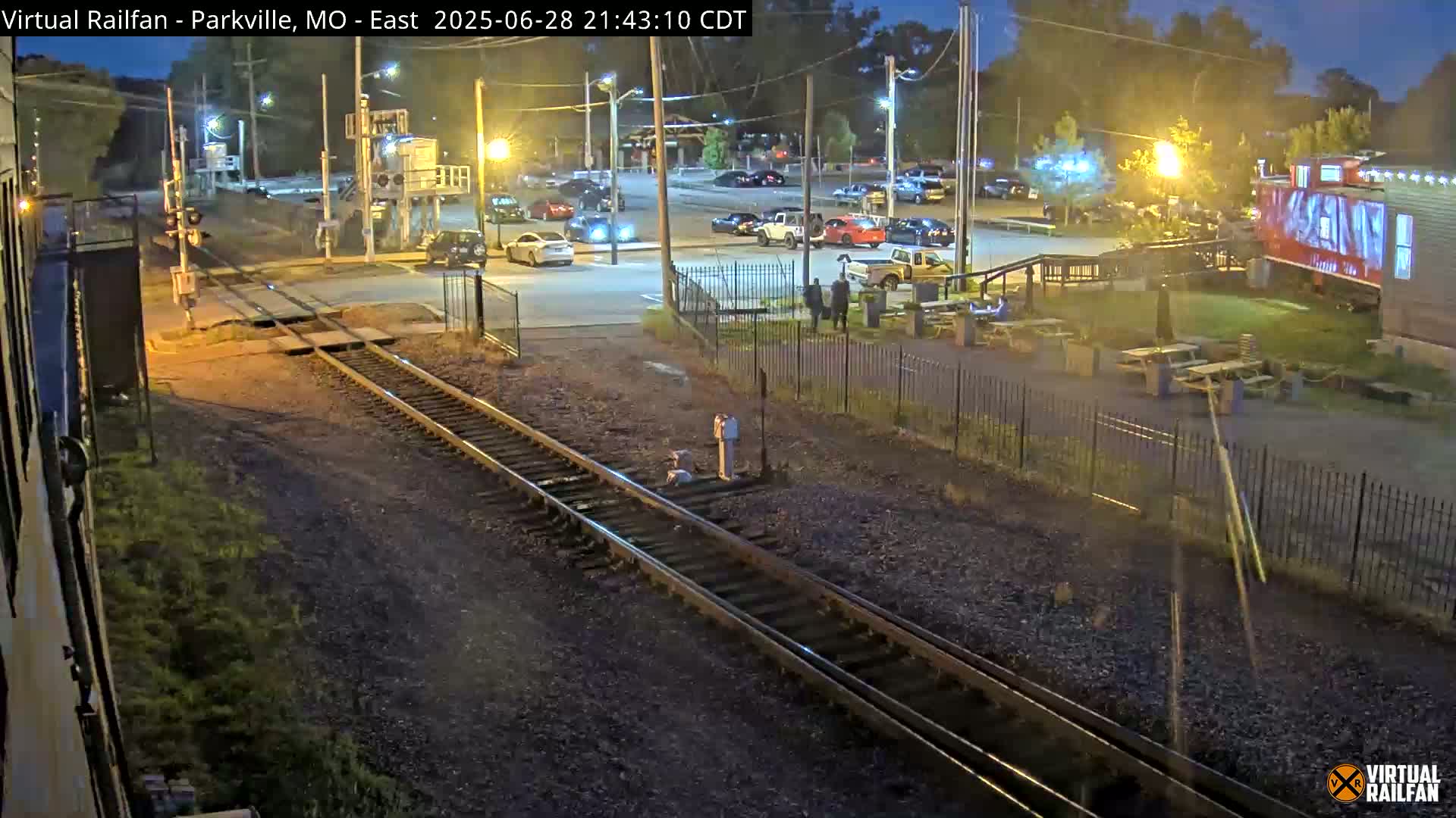 Parkville Railroad Crossing Live Cam - Parkville, Platte, Missouri, USA