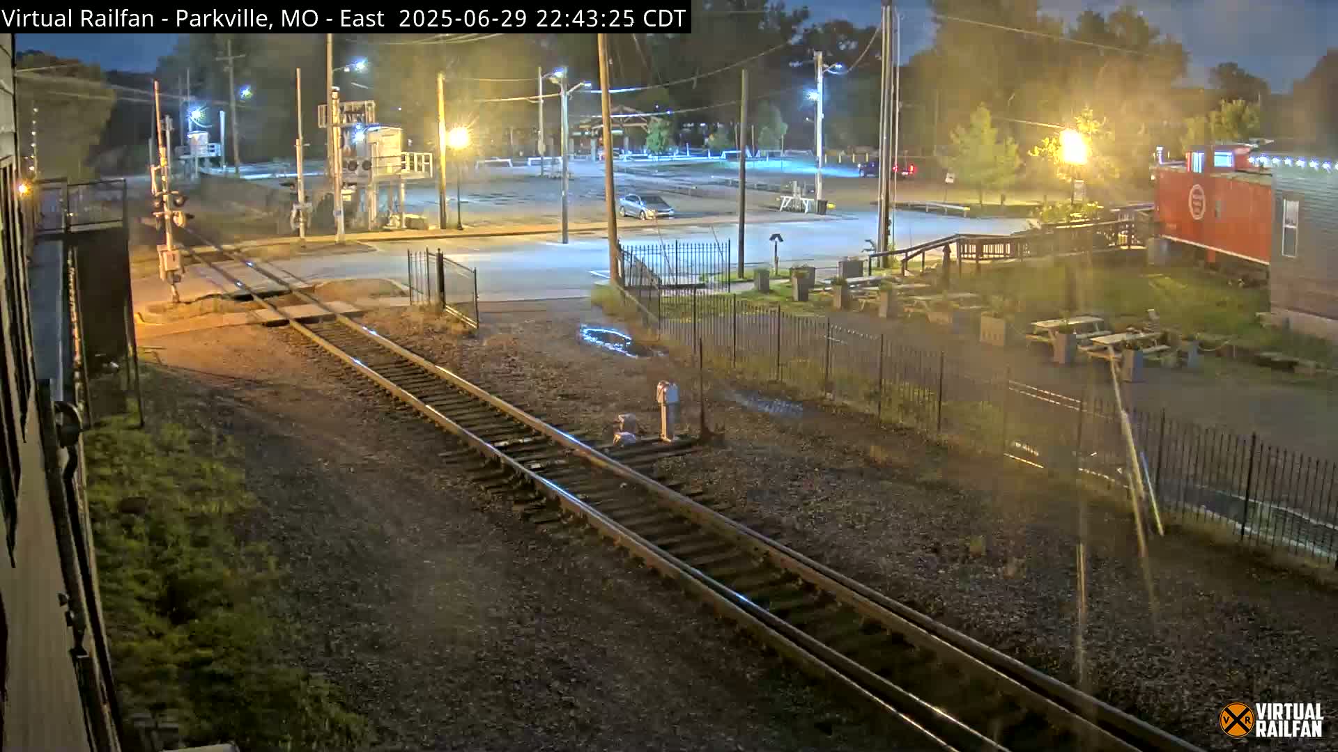 Parkville Railroad Crossing Live Cam - Parkville, Platte, Missouri, USA