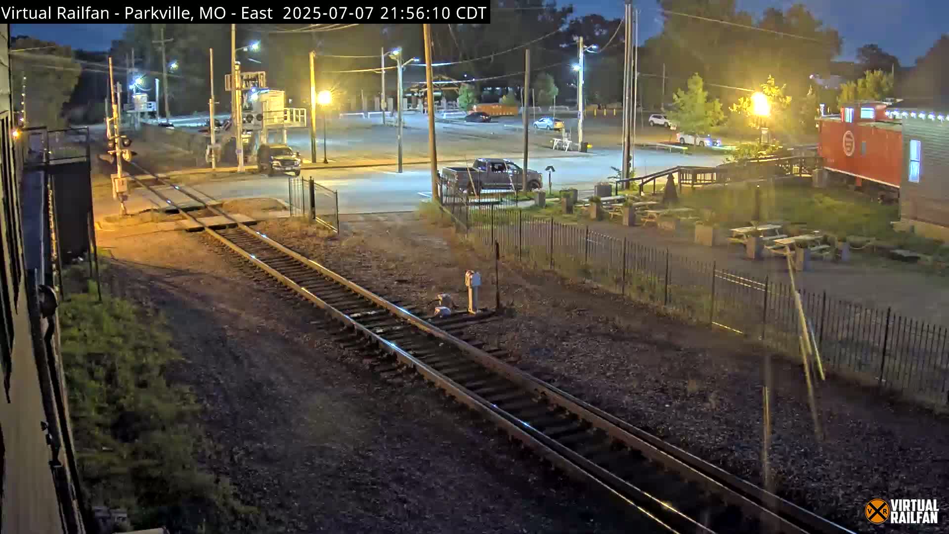 Parkville Railroad Crossing Live Cam - Parkville, Platte, Missouri, USA