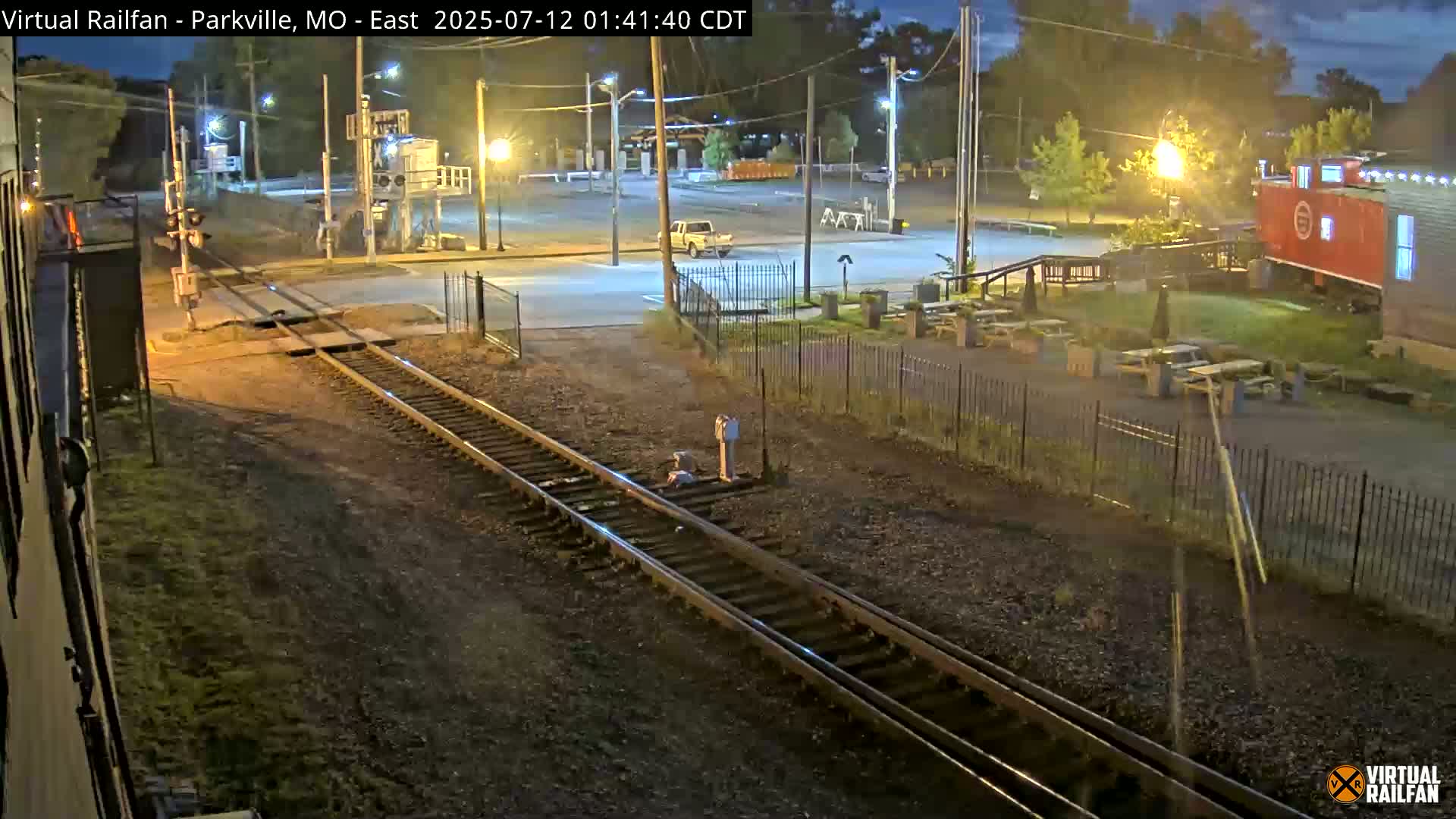 Parkville Railroad Crossing Live Cam - Parkville, Platte, Missouri, USA