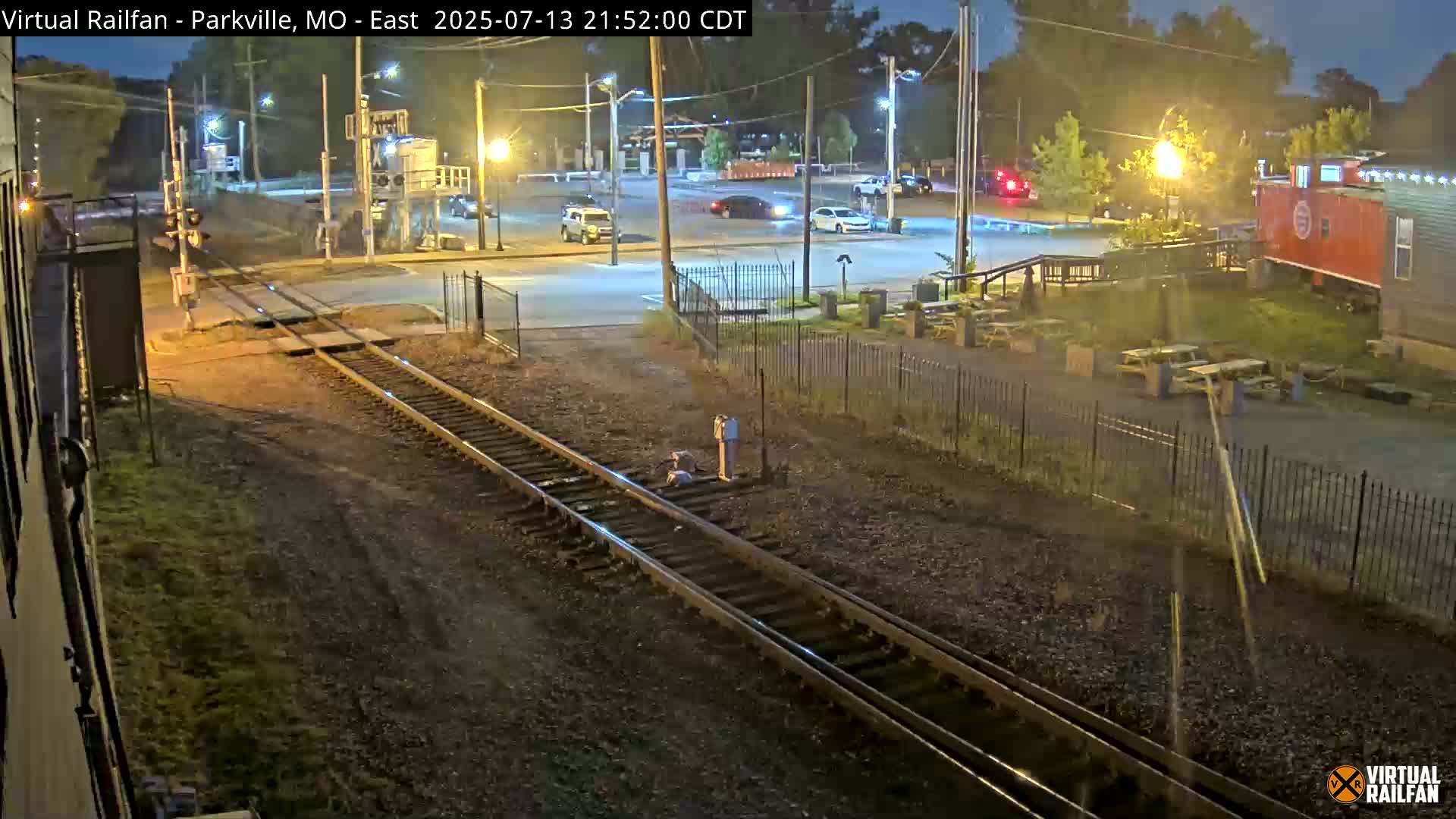 Parkville Railroad Crossing Live Cam - Parkville, Platte, Missouri, USA