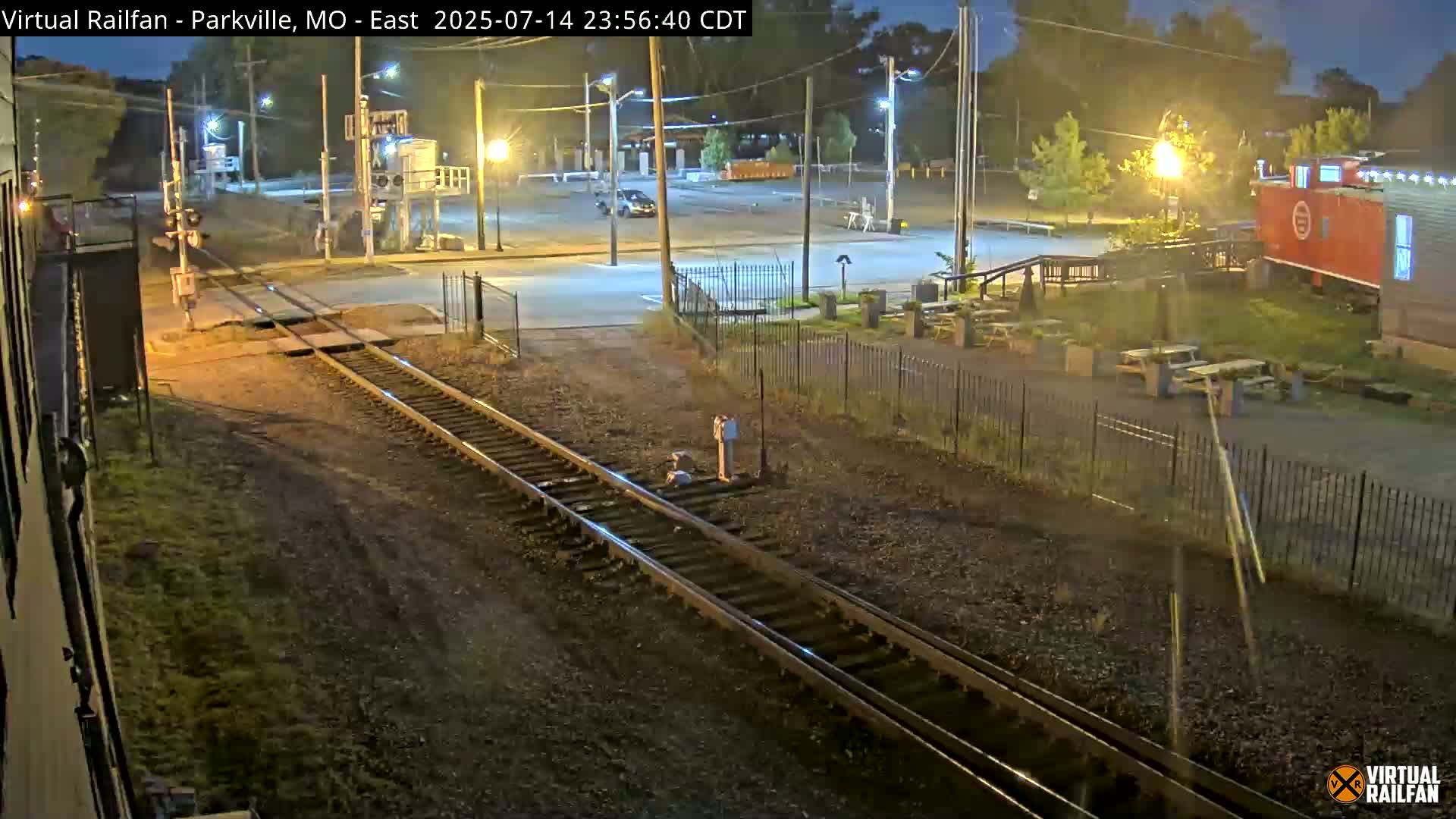 Parkville Railroad Crossing Live Cam - Parkville, Platte, Missouri, USA