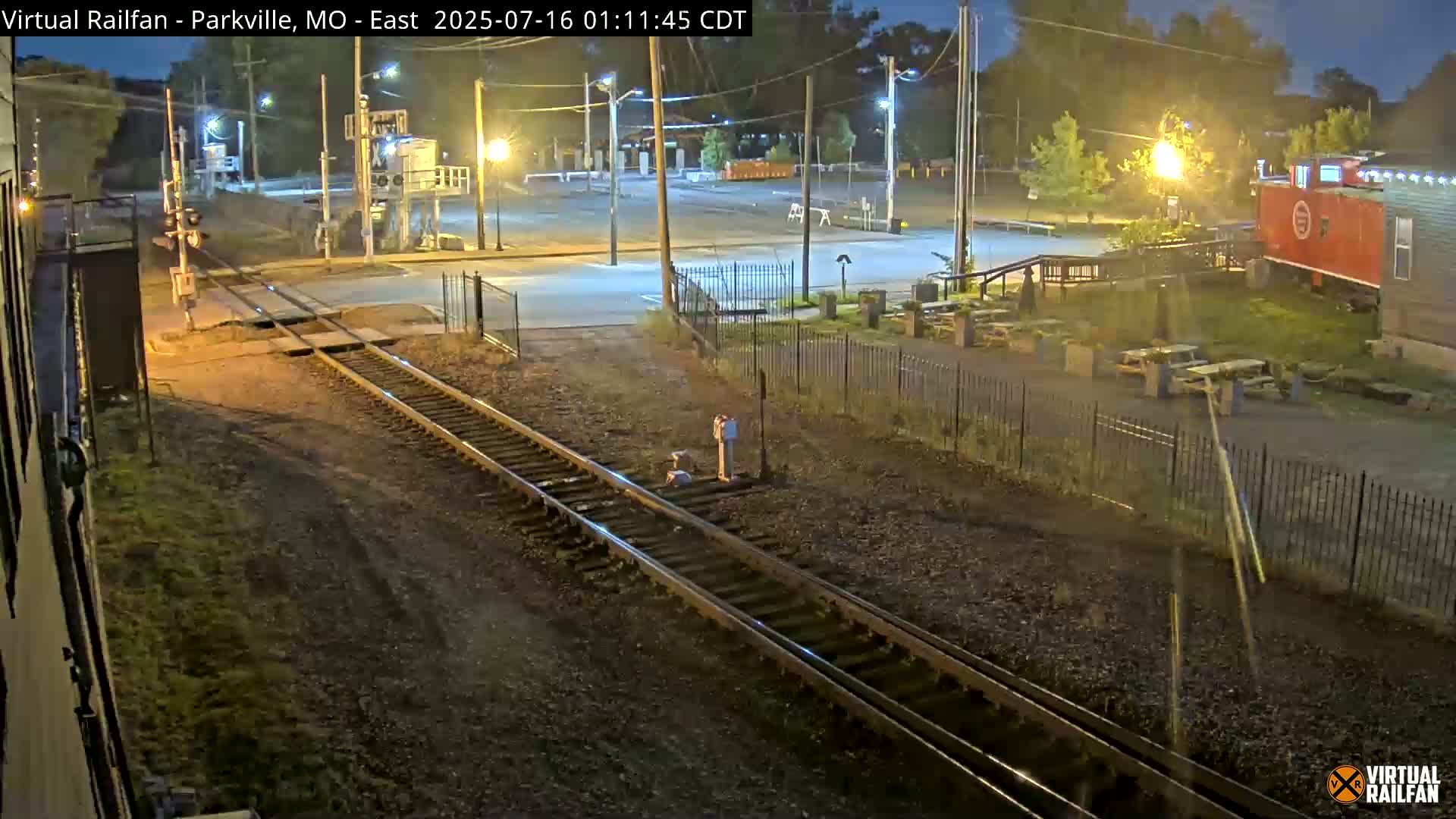 Parkville Railroad Crossing Live Cam - Parkville, Platte, Missouri, USA