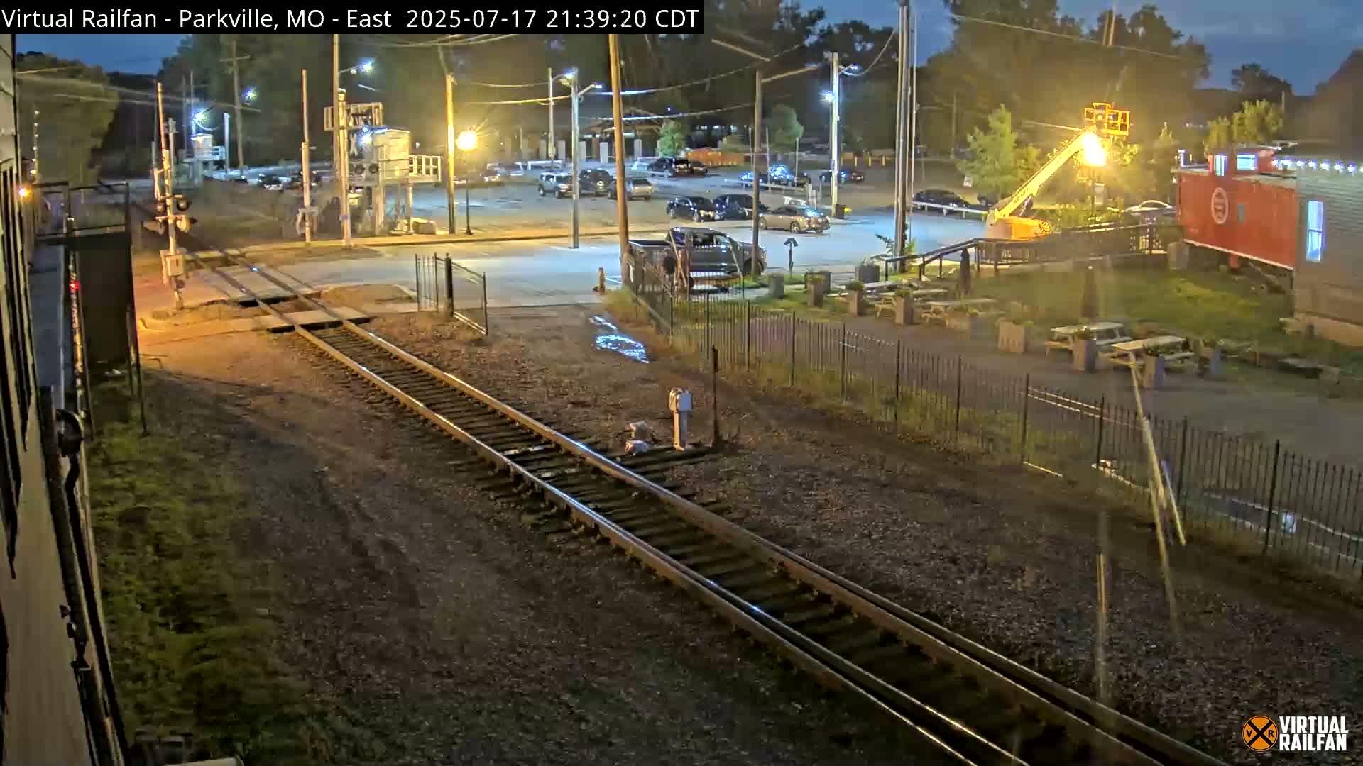 Parkville Railroad Crossing Live Cam - Parkville, Platte, Missouri, USA
