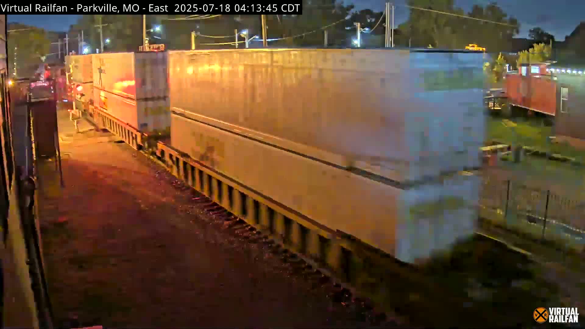 Parkville Railroad Crossing Live Cam - Parkville, Platte, Missouri, USA