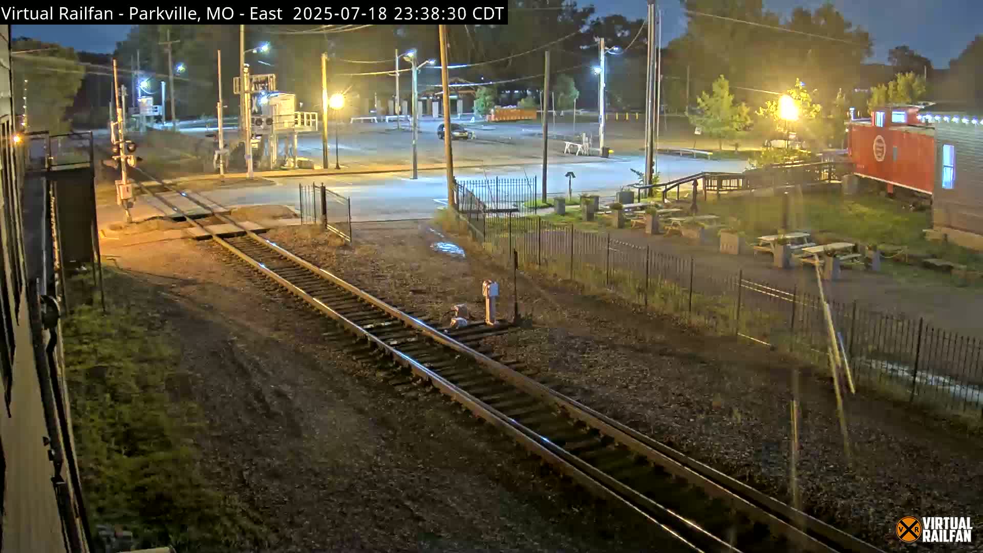 Parkville Railroad Crossing Live Cam - Parkville, Platte, Missouri, USA