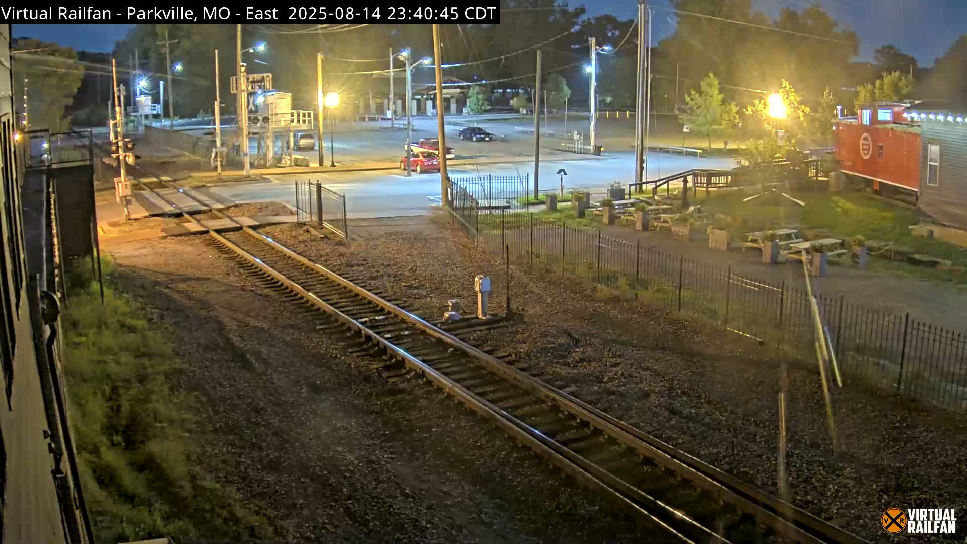 Parkville Railroad Crossing Live Cam - Parkville, Platte, Missouri, USA