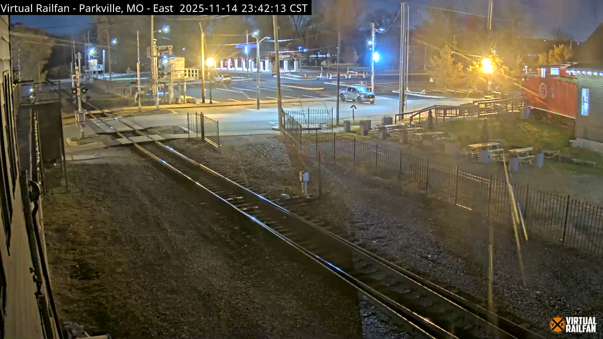 Parkville Railroad Crossing Live Cam - Parkville, Platte, Missouri, USA