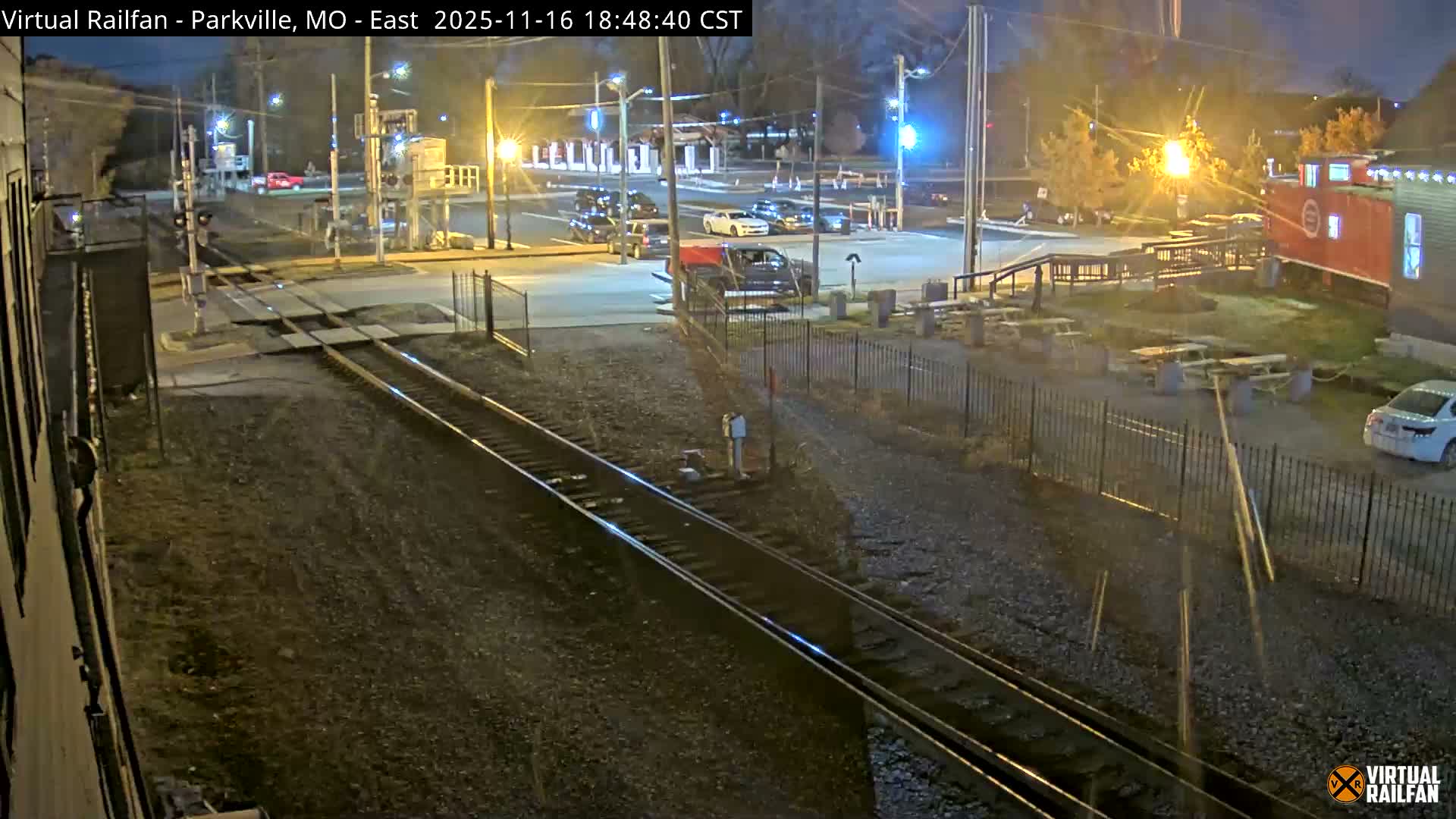 Parkville Railroad Crossing Live Cam - Parkville, Platte, Missouri, USA