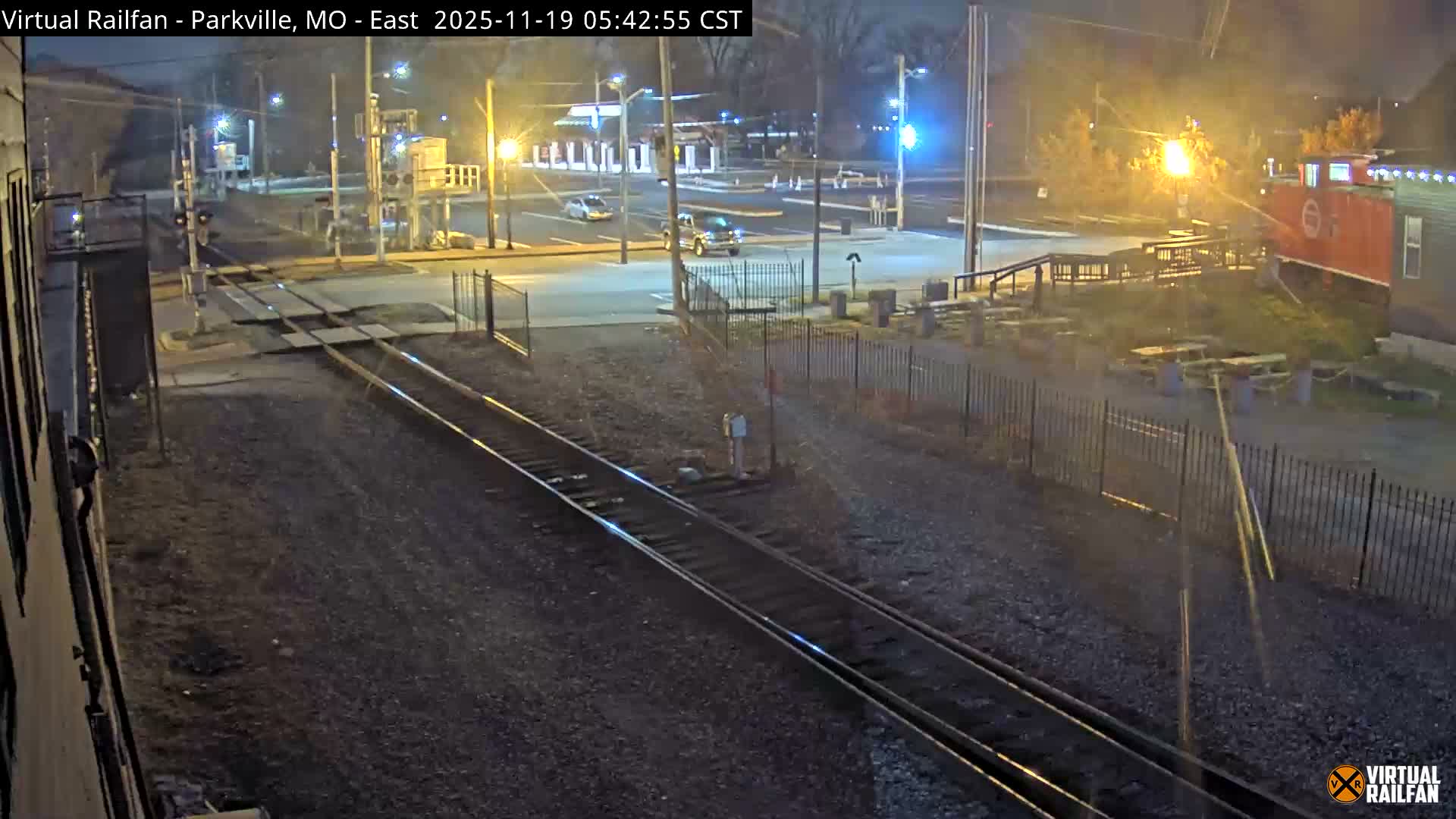 Parkville Railroad Crossing Live Cam - Parkville, Platte, Missouri, USA