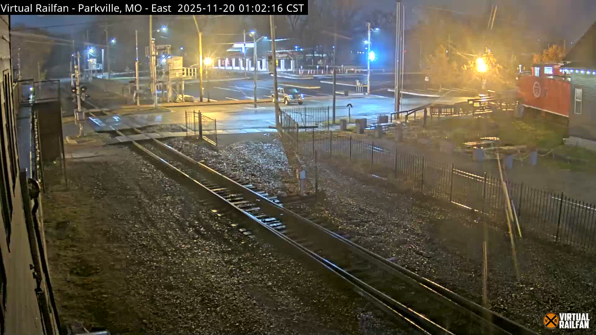 Parkville Railroad Crossing Live Cam - Parkville, Platte, Missouri, USA
