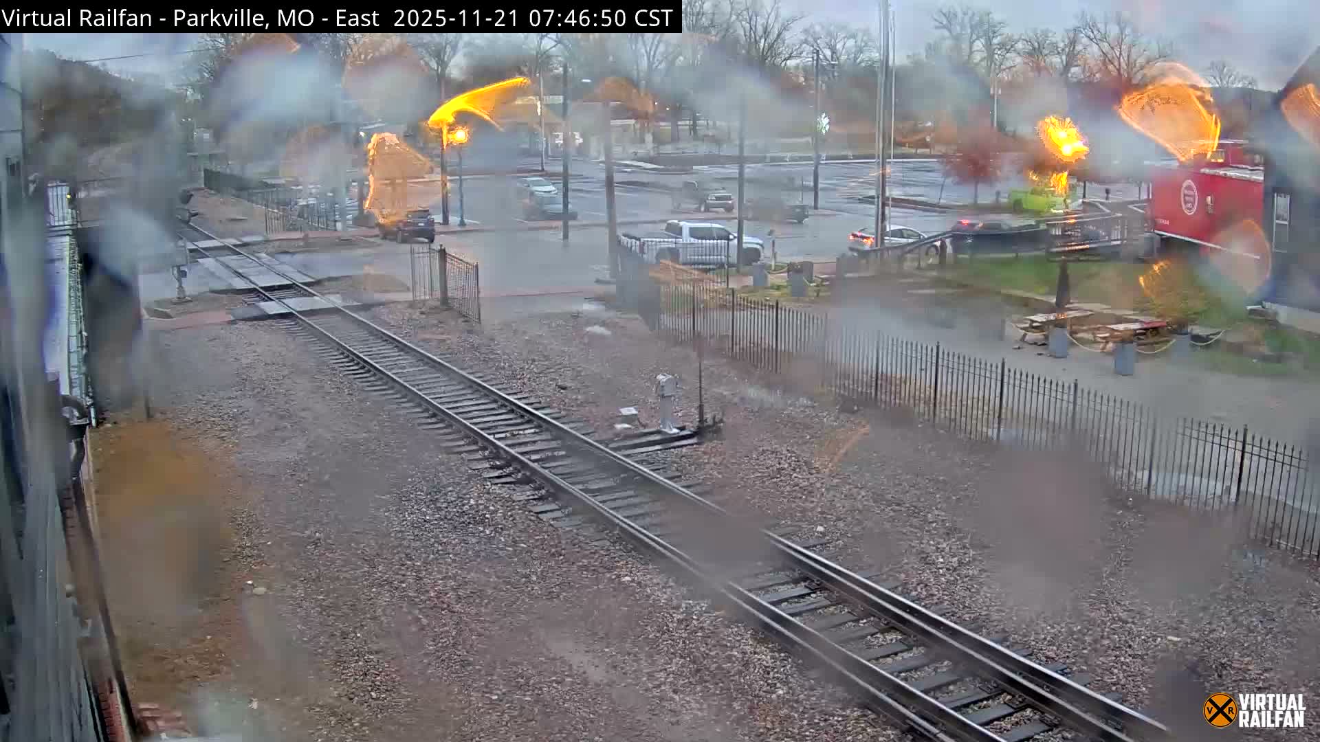 Parkville Railroad Crossing Live Cam - Parkville, Platte, Missouri, USA