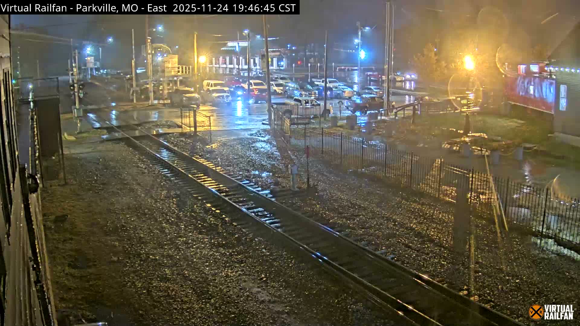 Parkville Railroad Crossing Live Cam - Parkville, Platte, Missouri, USA