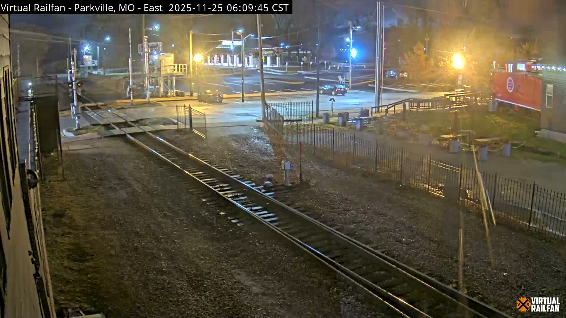 Parkville Railroad Crossing Live Cam - Parkville, Platte, Missouri, USA