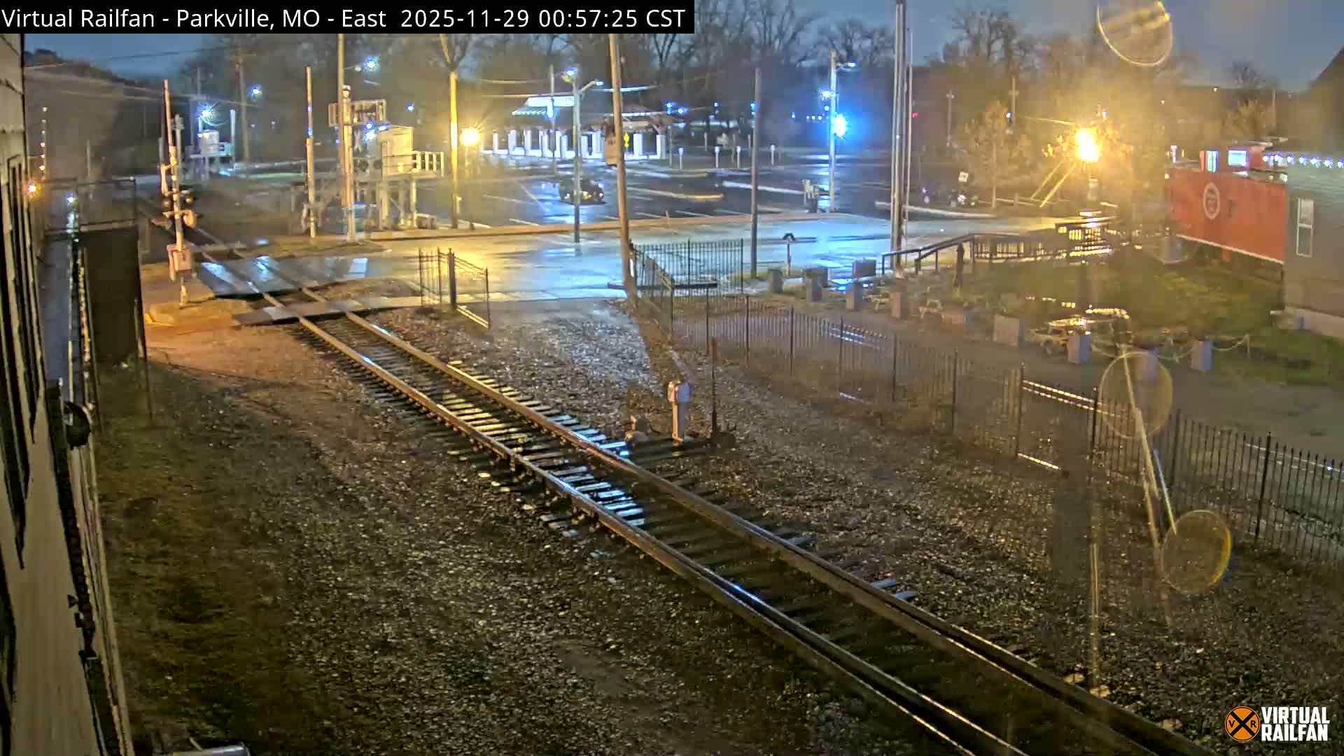 Parkville Railroad Crossing Live Cam - Parkville, Platte, Missouri, USA