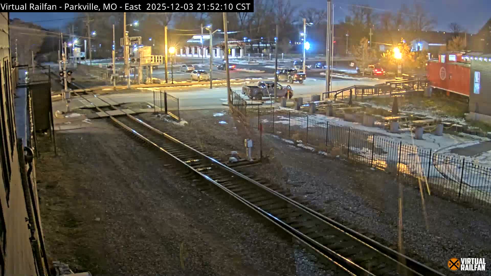 Parkville Railroad Crossing Live Cam - Parkville, Platte, Missouri, USA