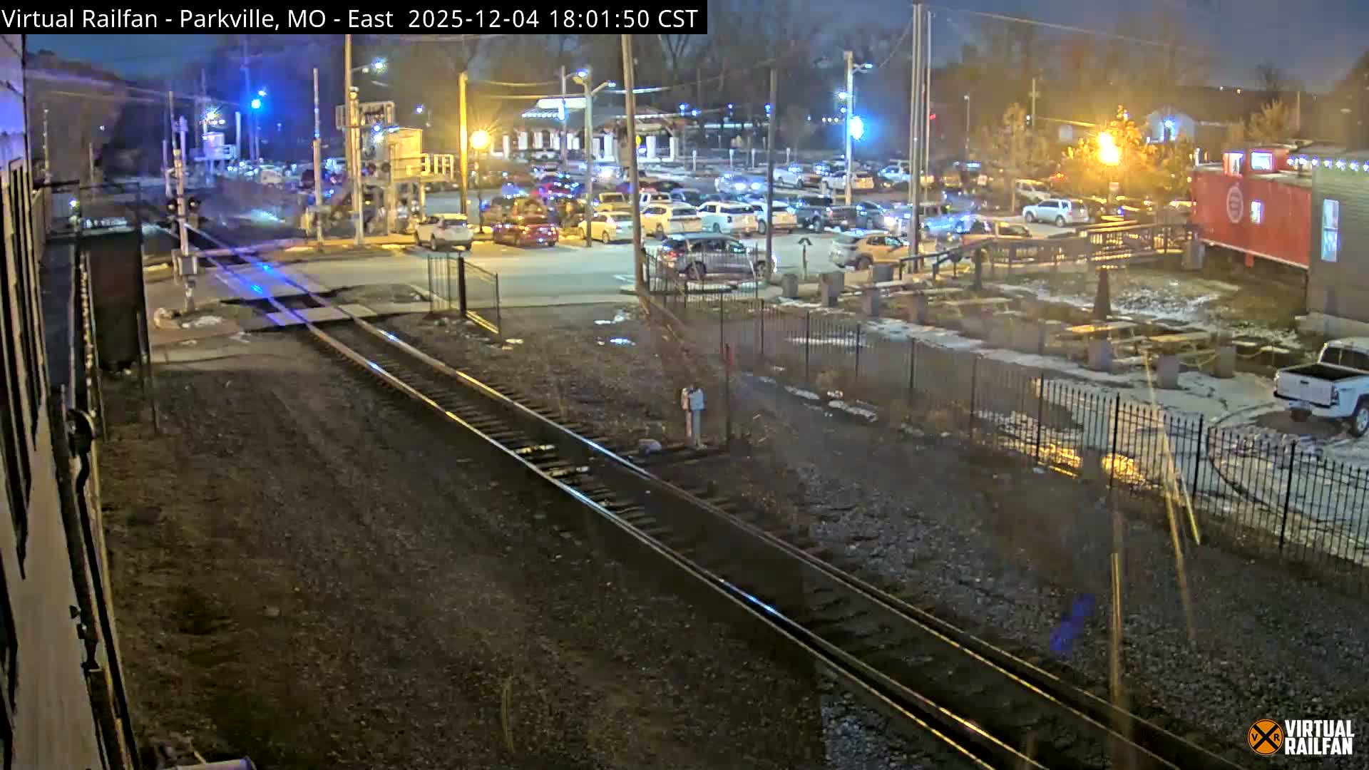 Parkville Railroad Crossing Live Cam - Parkville, Platte, Missouri, USA