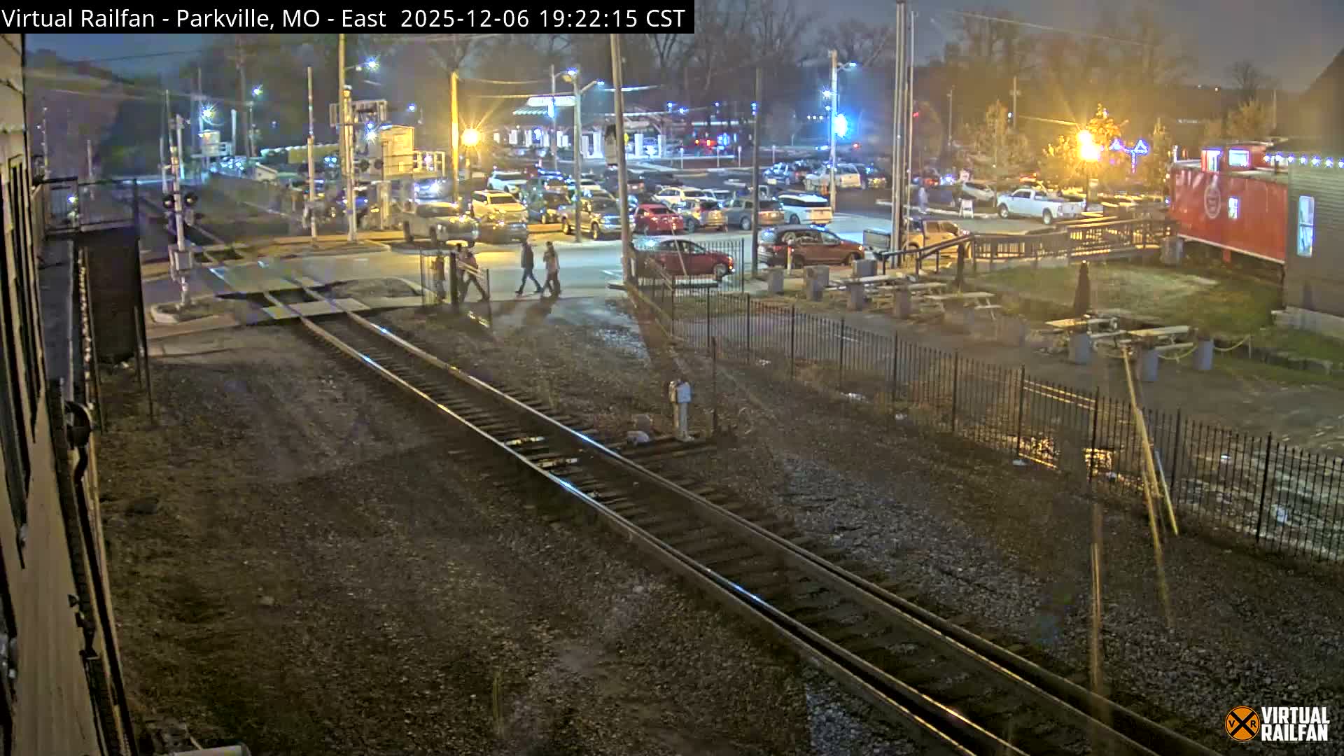 Parkville Railroad Crossing Live Cam - Parkville, Platte, Missouri, USA