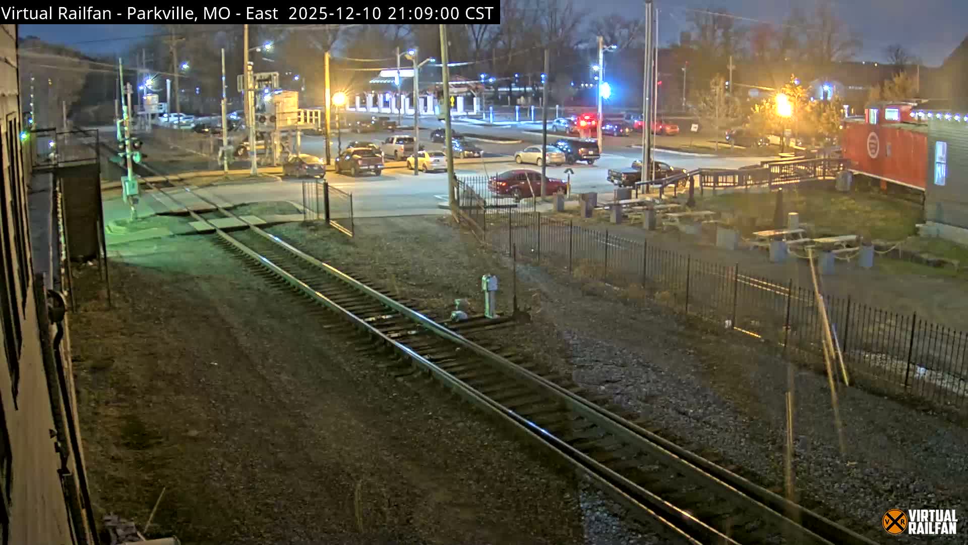 Parkville Railroad Crossing Live Cam - Parkville, Platte, Missouri, USA