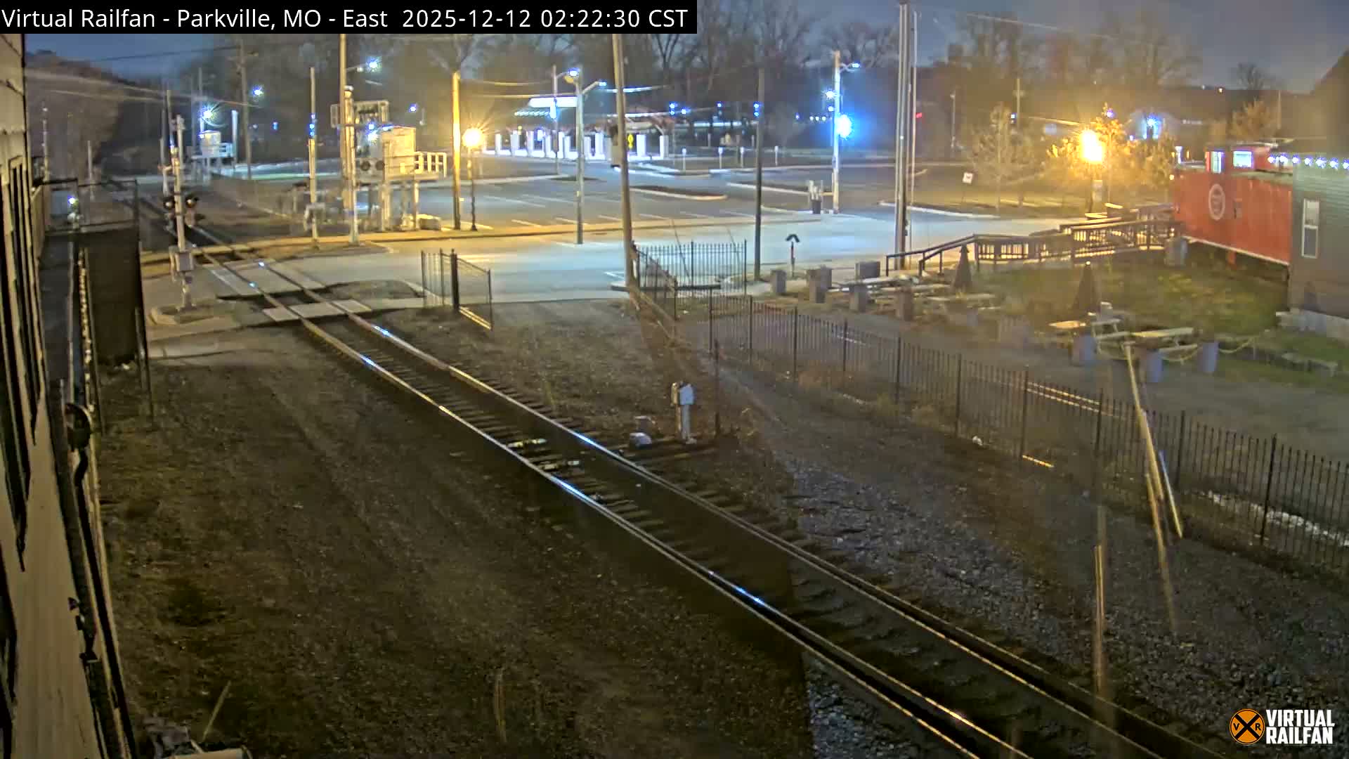 Parkville Railroad Crossing Live Cam - Parkville, Platte, Missouri, USA