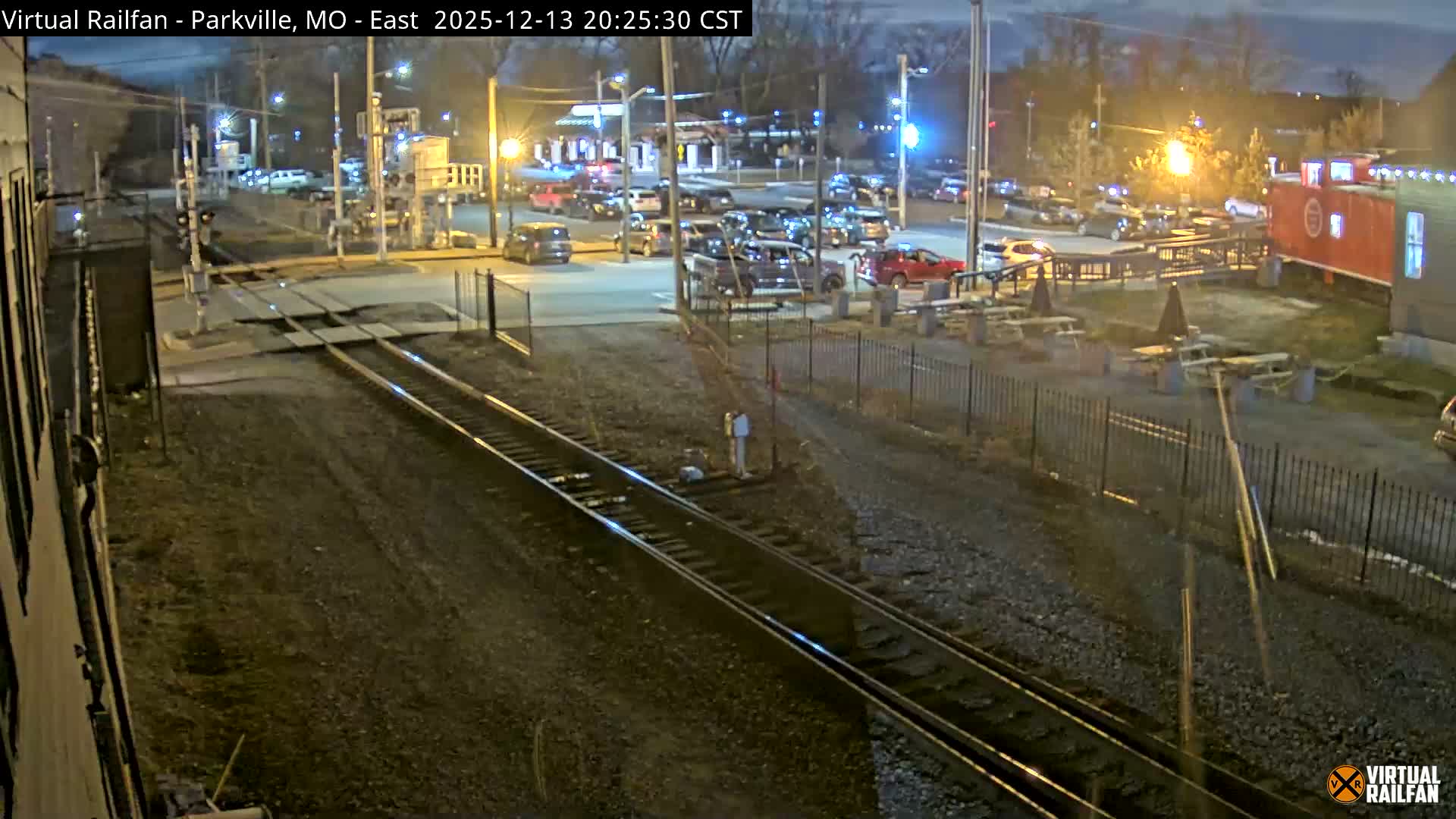 Parkville Railroad Crossing Live Cam - Parkville, Platte, Missouri, USA