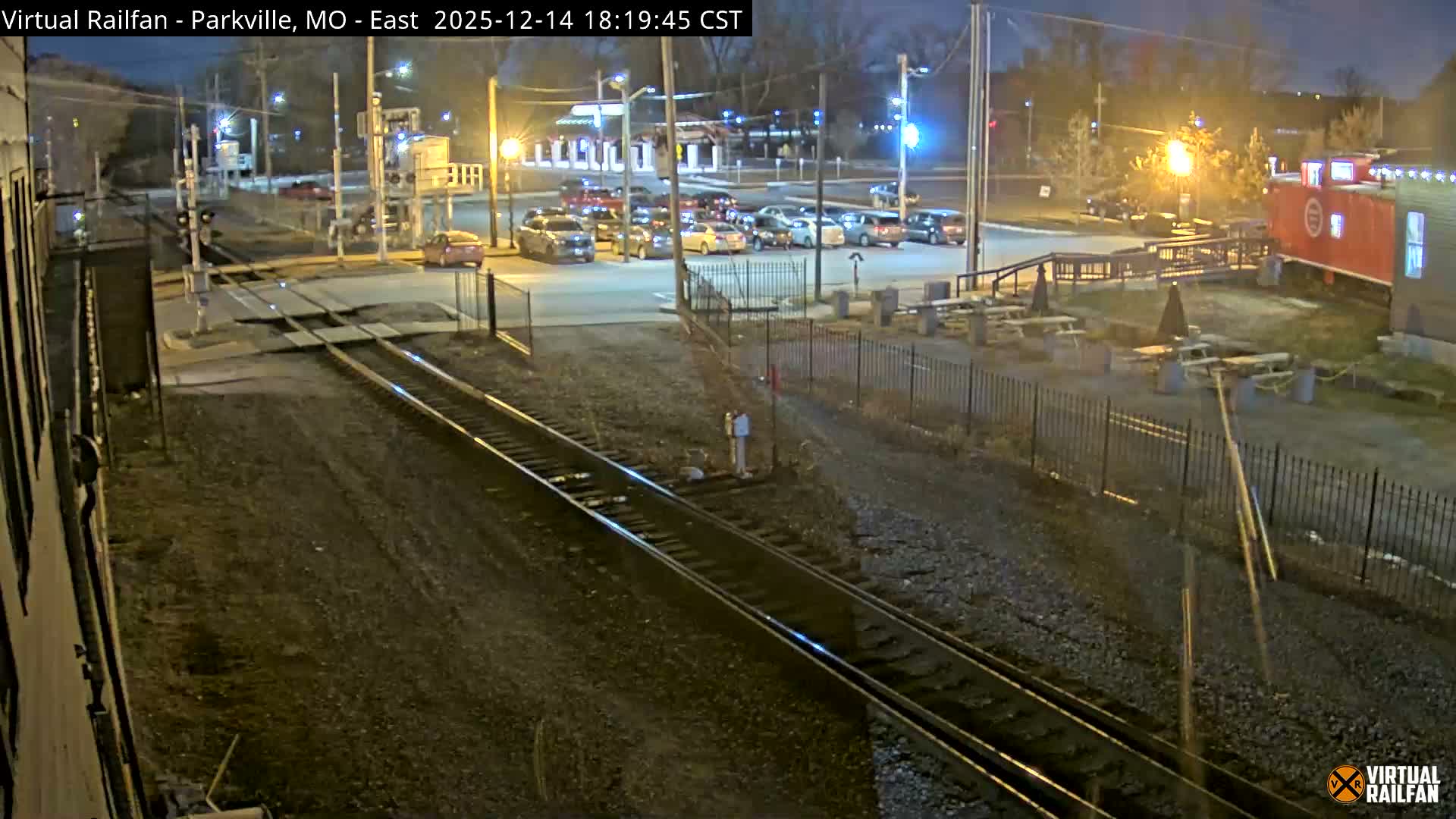 Parkville Railroad Crossing Live Cam - Parkville, Platte, Missouri, USA