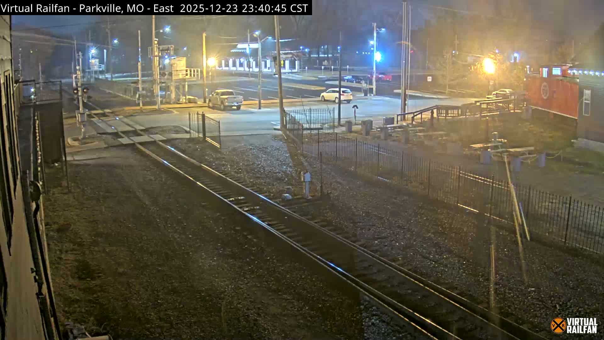 Parkville Railroad Crossing Live Cam - Parkville, Platte, Missouri, USA