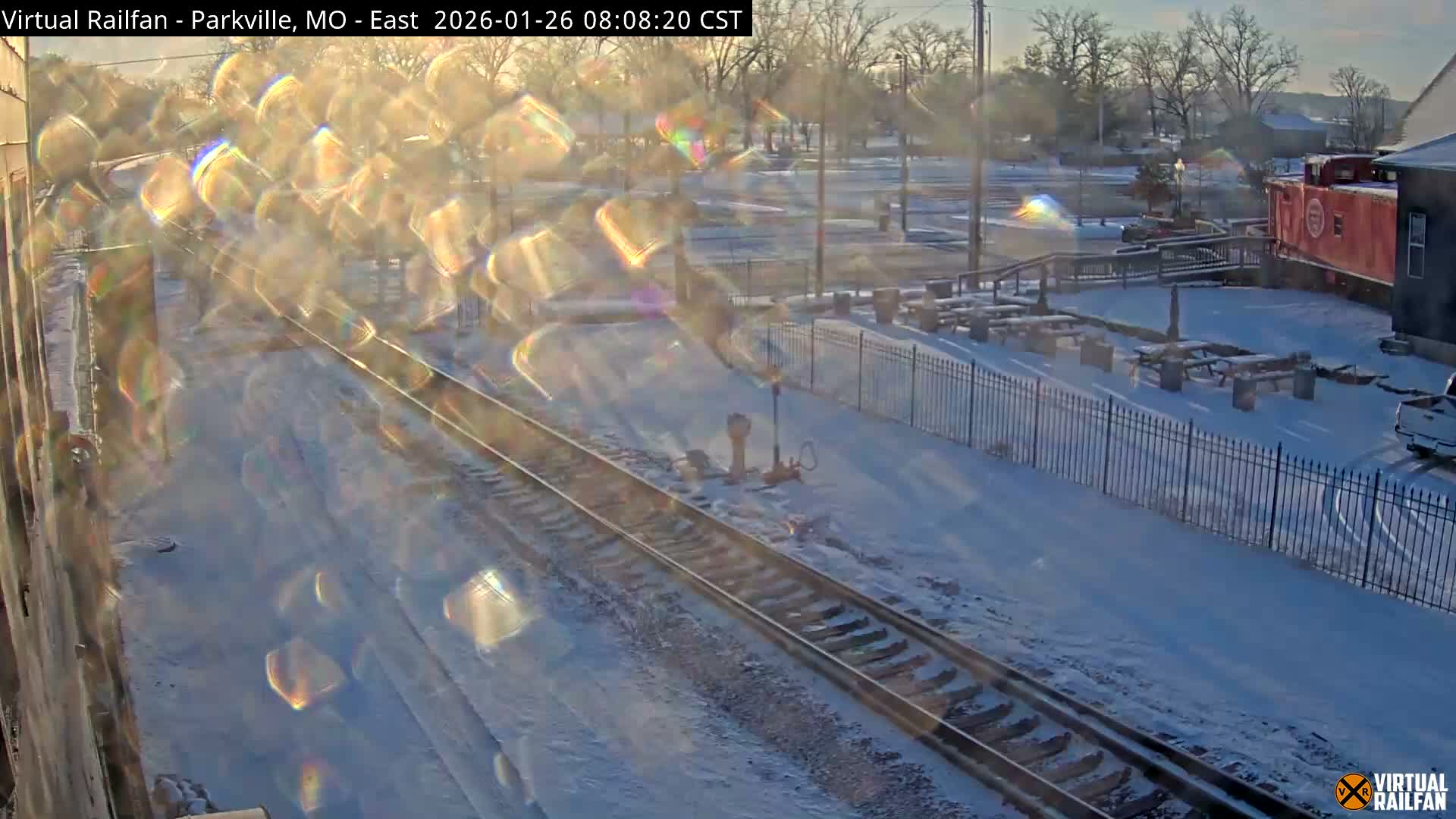Parkville Railroad Crossing Live Cam - Parkville, Platte, Missouri, USA