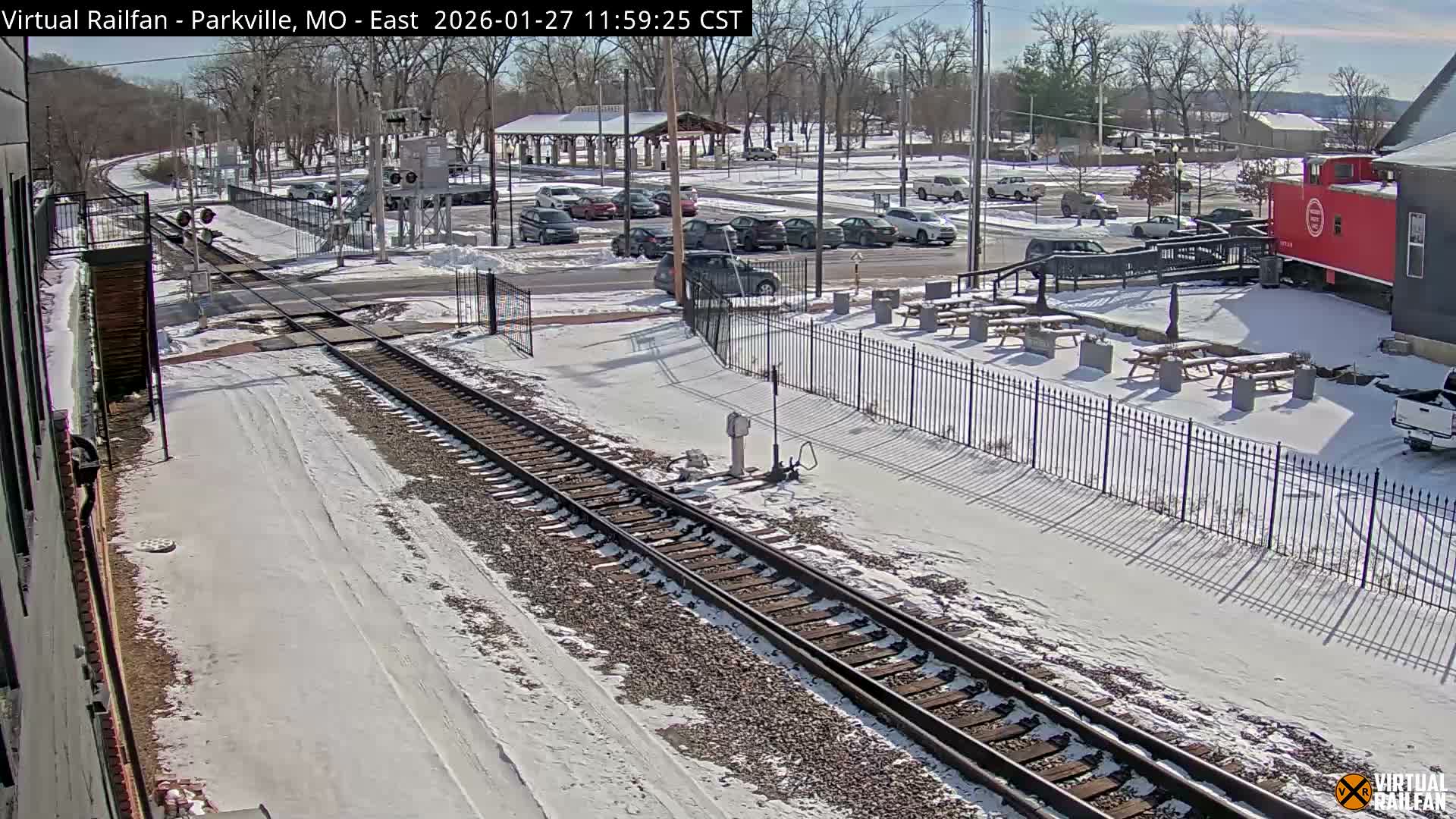 Parkville Railroad Crossing Live Cam - Parkville, Platte, Missouri, USA