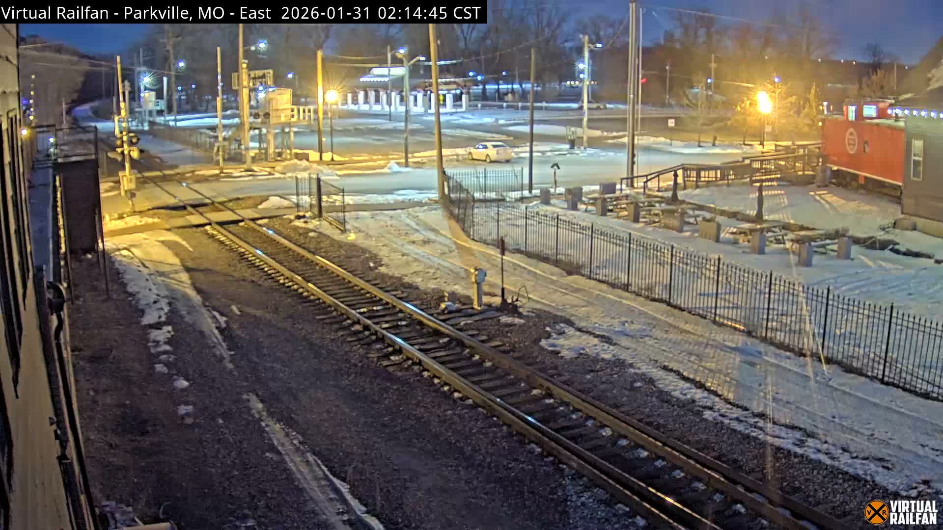 Parkville Railroad Crossing Live Cam - Parkville, Platte, Missouri, USA