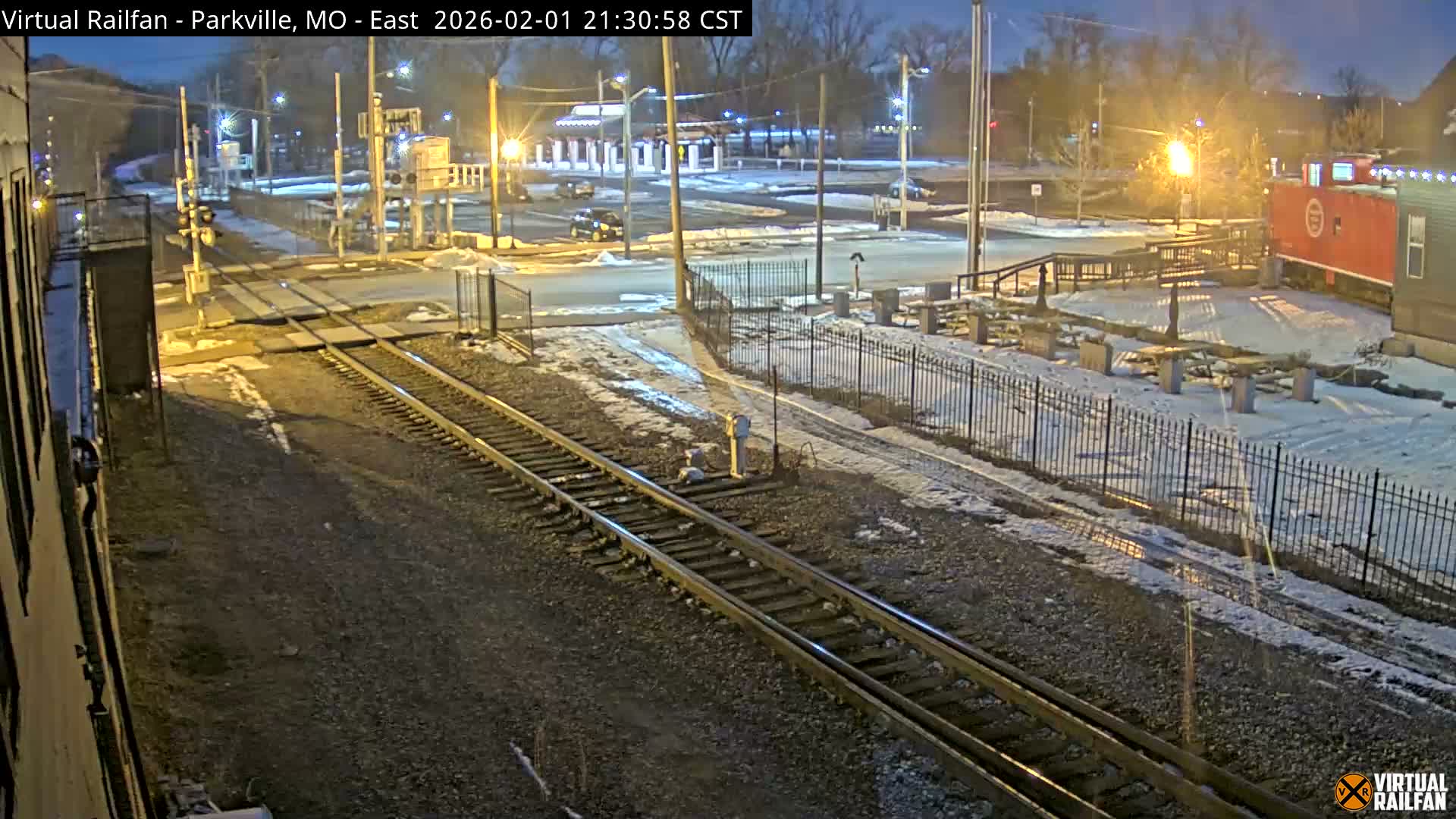 Parkville Railroad Crossing Live Cam - Parkville, Platte, Missouri, USA