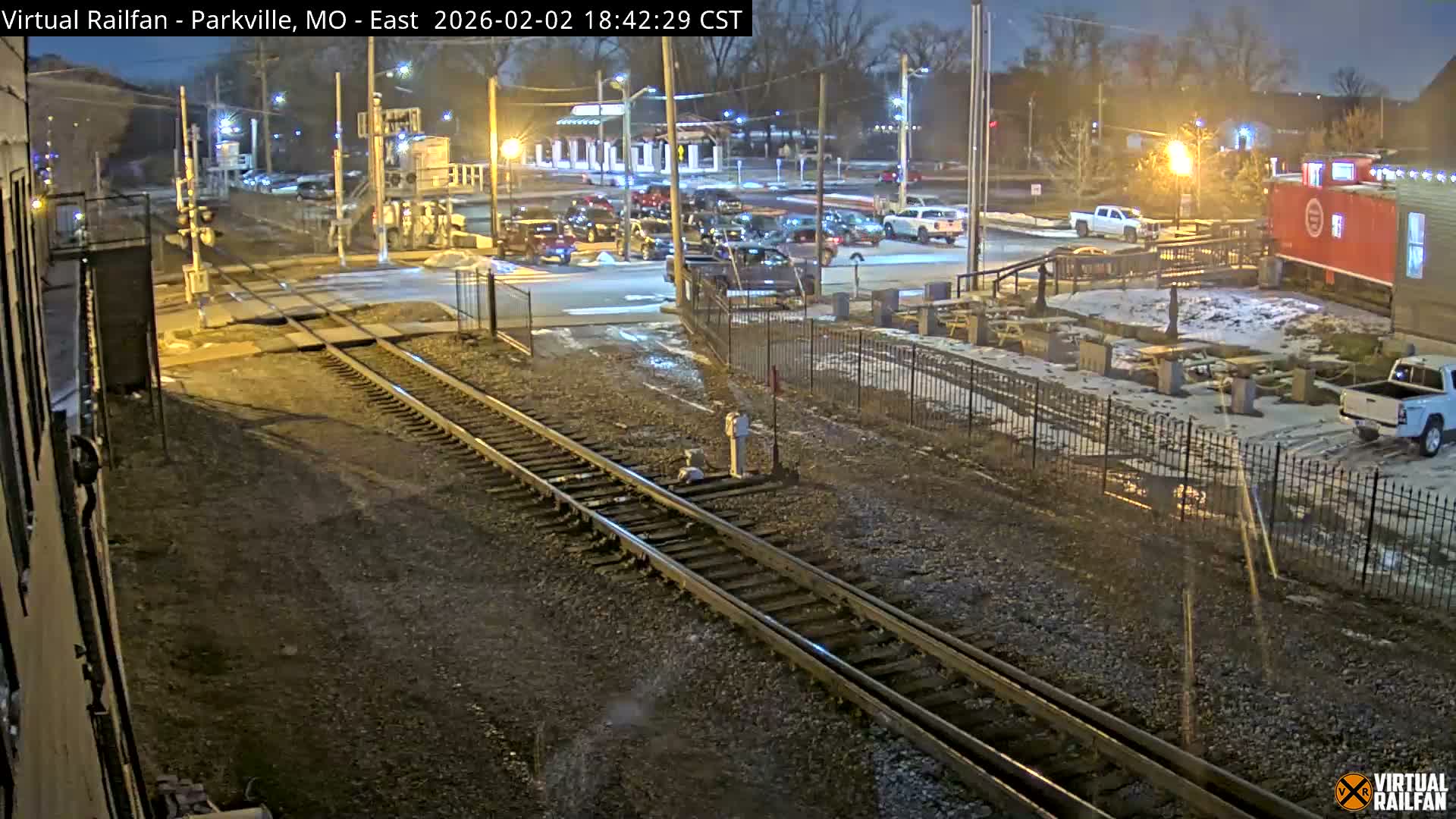 Parkville Railroad Crossing Live Cam - Parkville, Platte, Missouri, USA