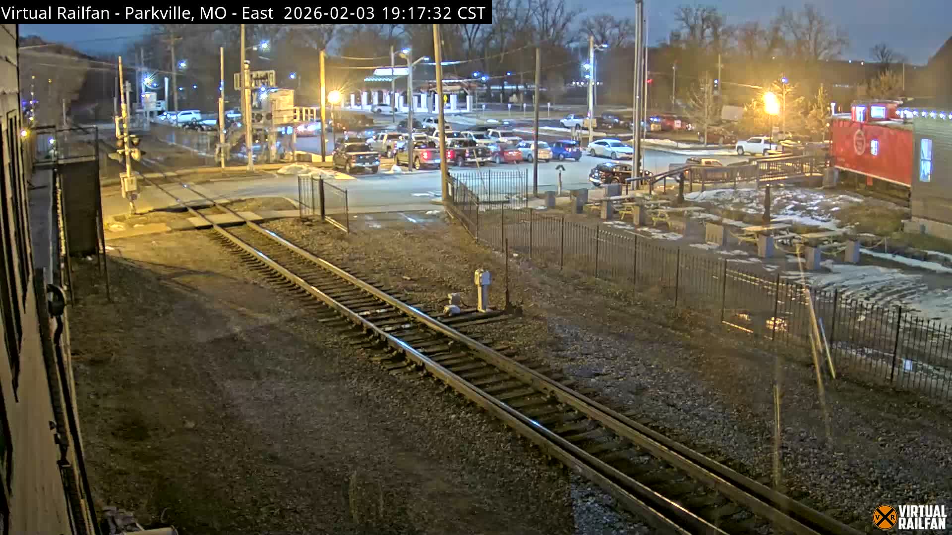 Parkville Railroad Crossing Live Cam - Parkville, Platte, Missouri, USA