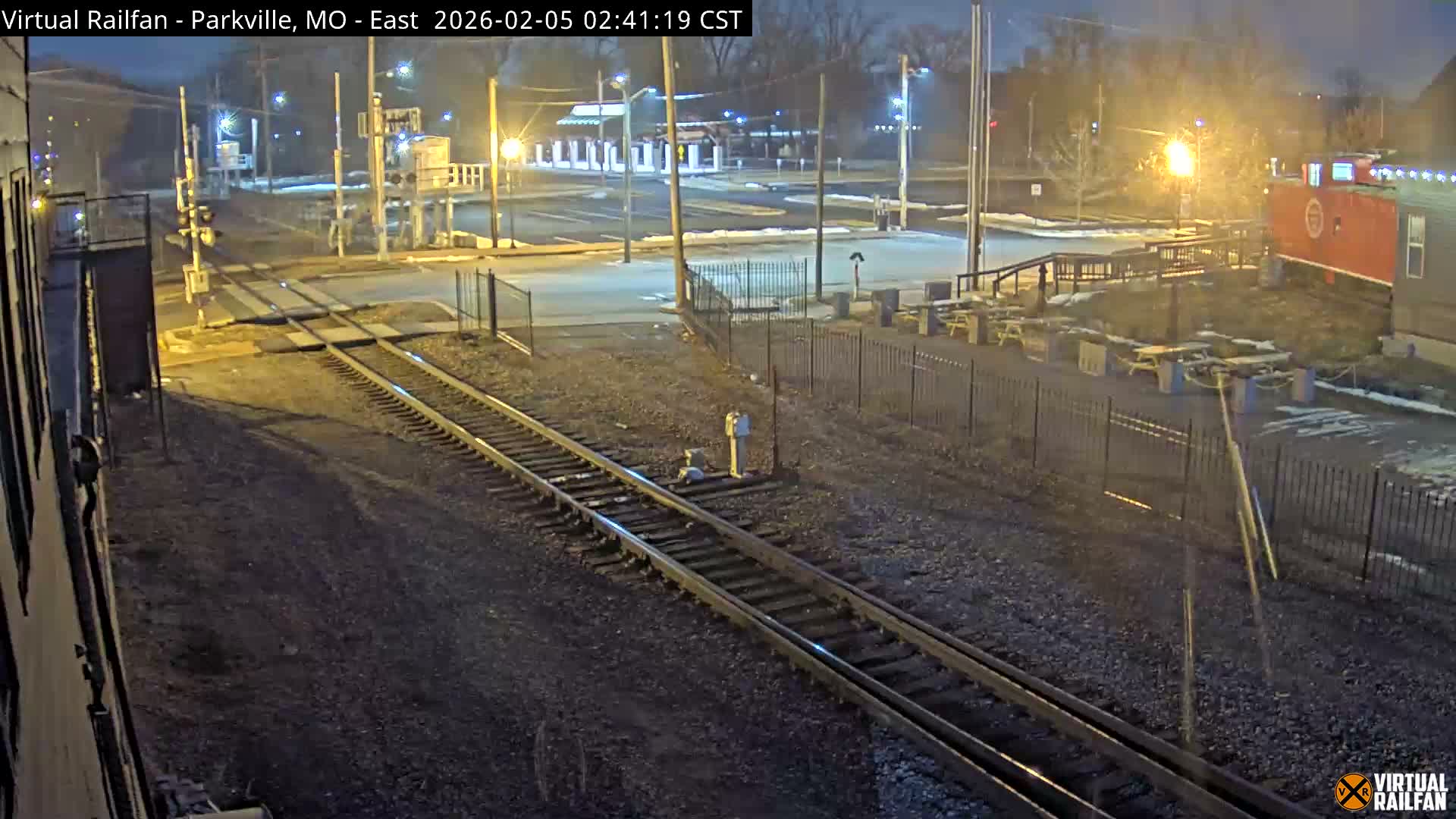 Parkville Railroad Crossing Live Cam - Parkville, Platte, Missouri, USA
